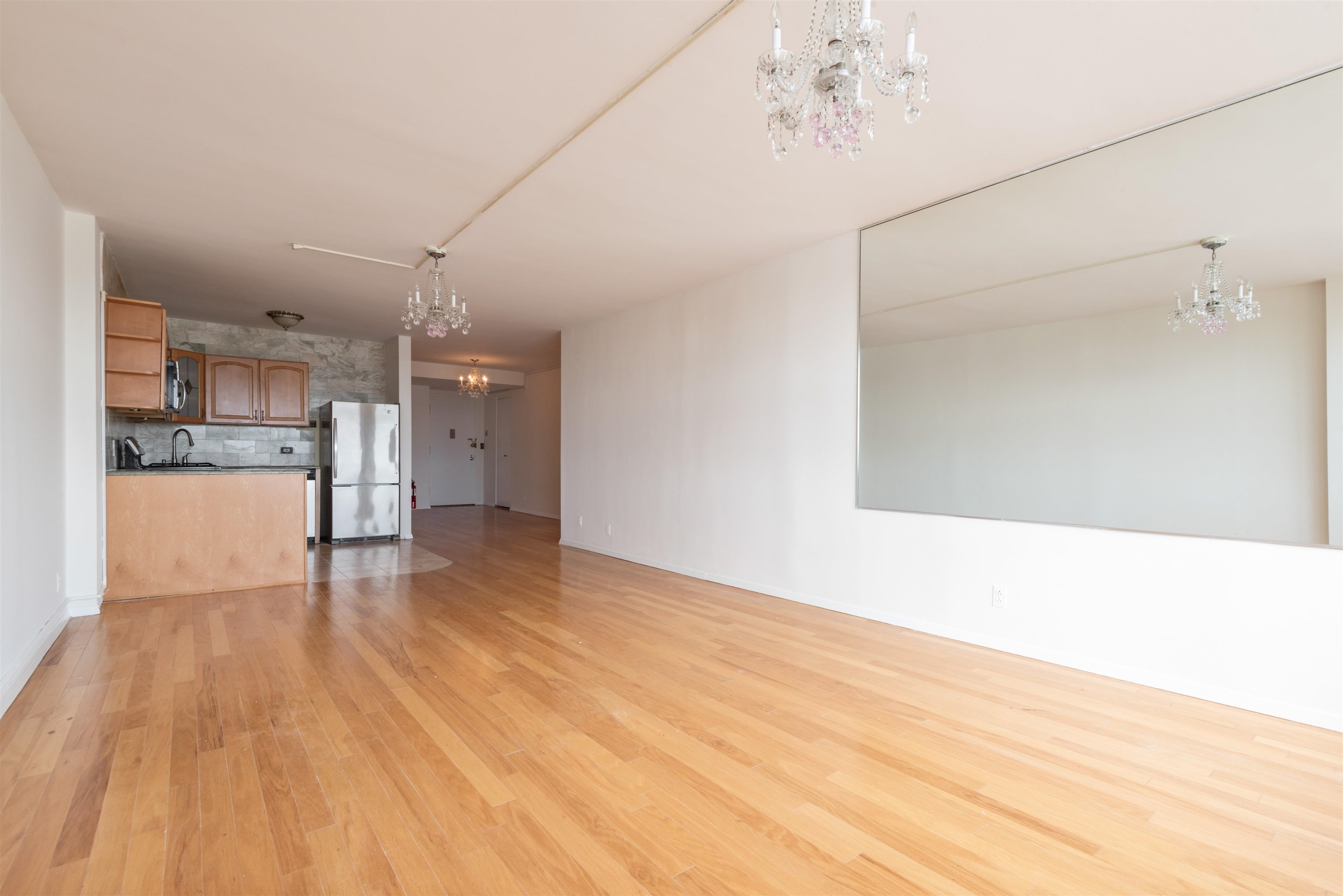 # 250014835 - For Rent in Guttenberg NJ