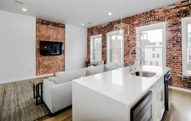 # 250014839 - For Rent in JERSEY CITY - Downtown NJ