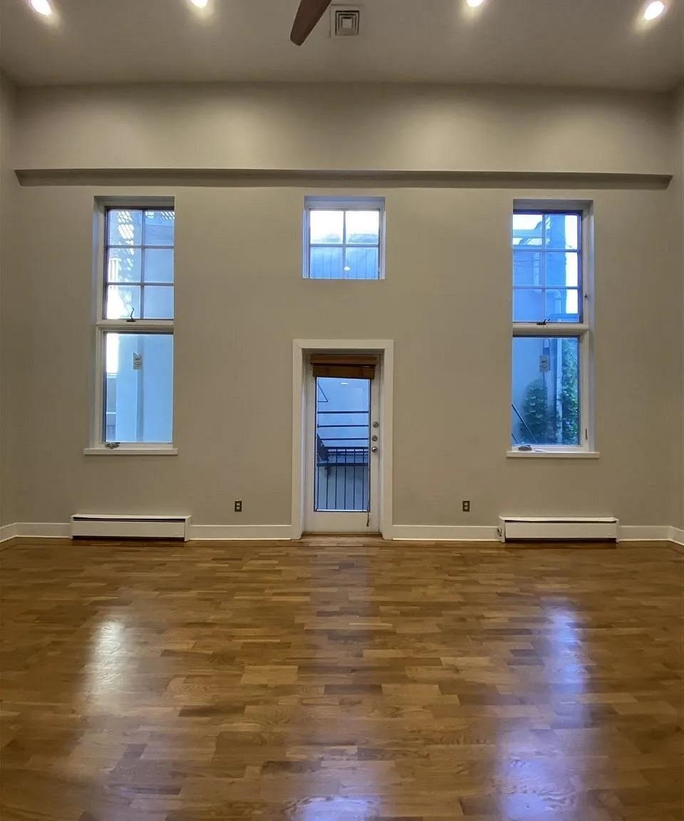 # 250014863 - For Rent in Hoboken NJ