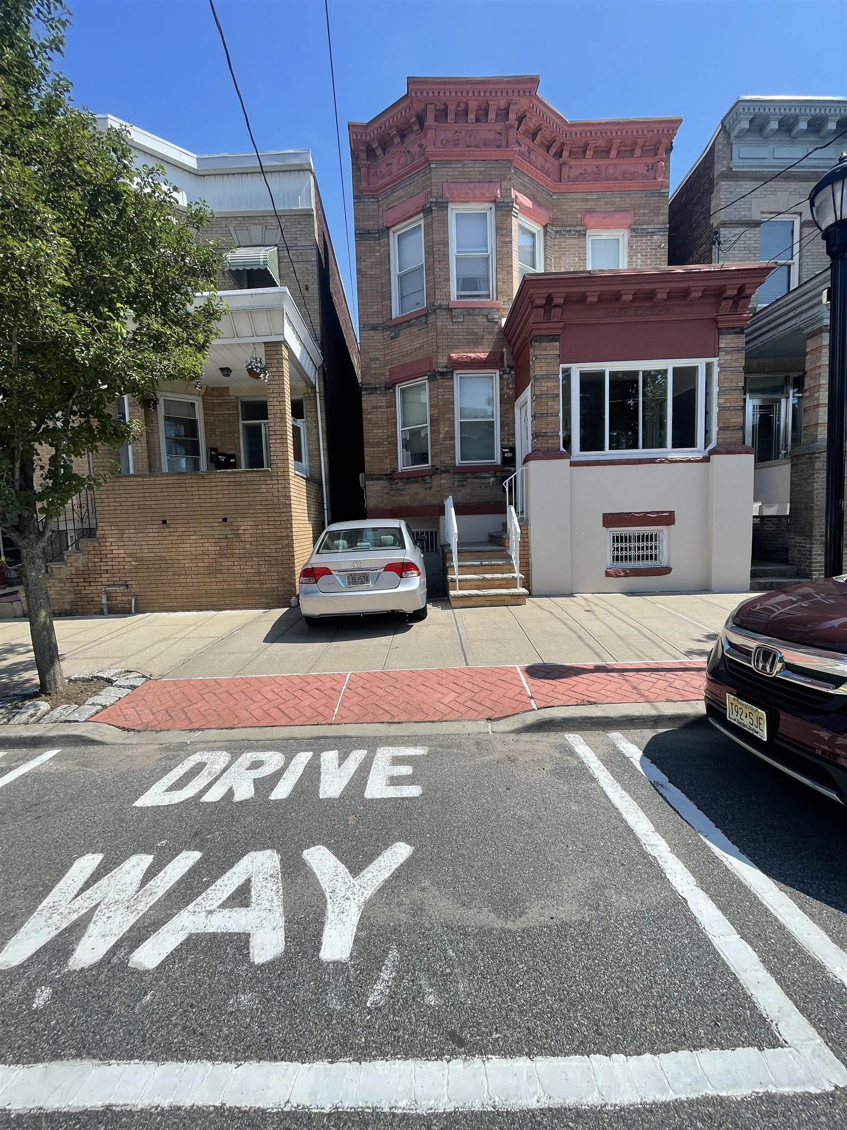 # 250014866 - For Rent in Union City NJ