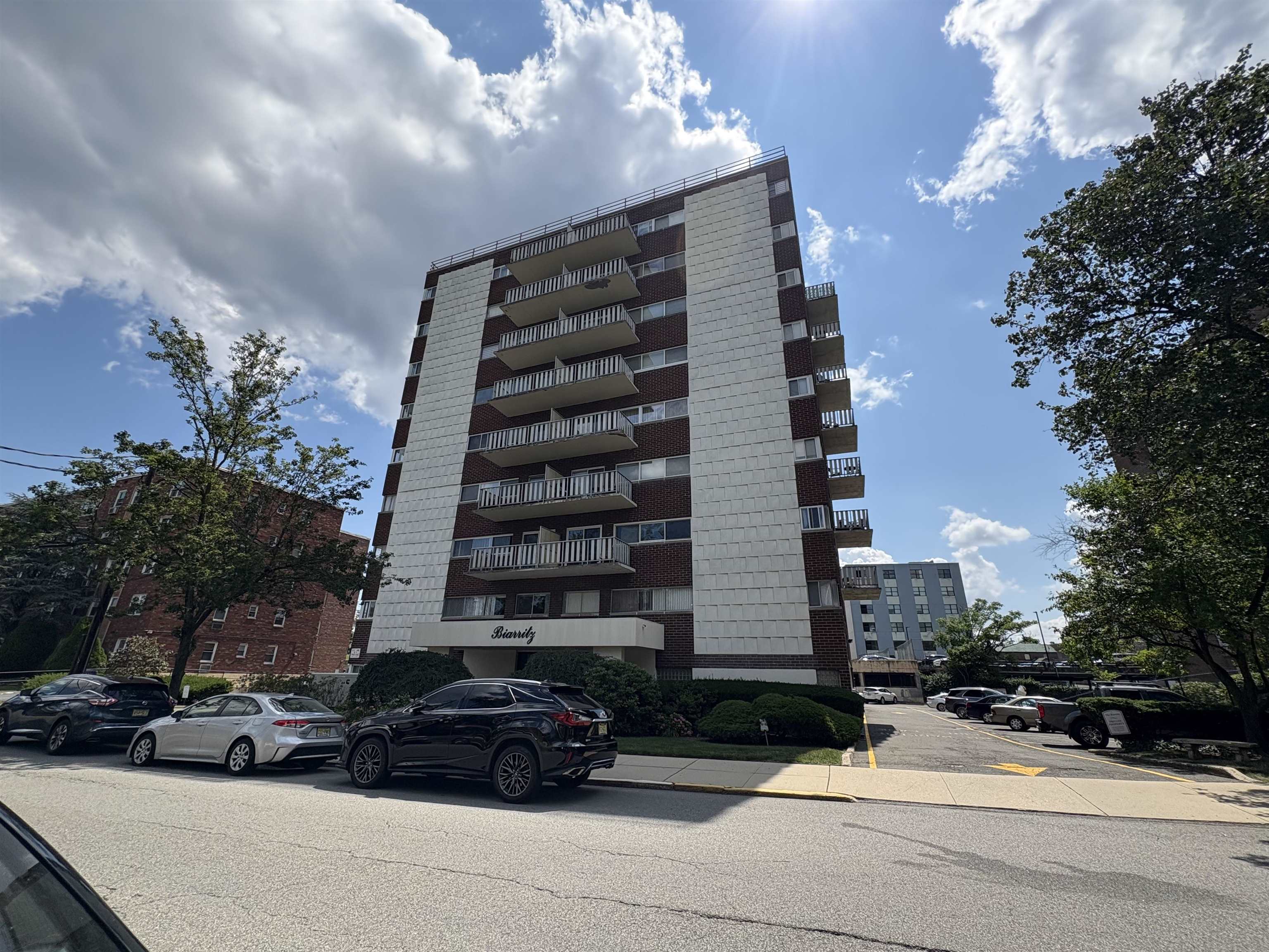 # 250014867 - For Rent in Fort Lee NJ