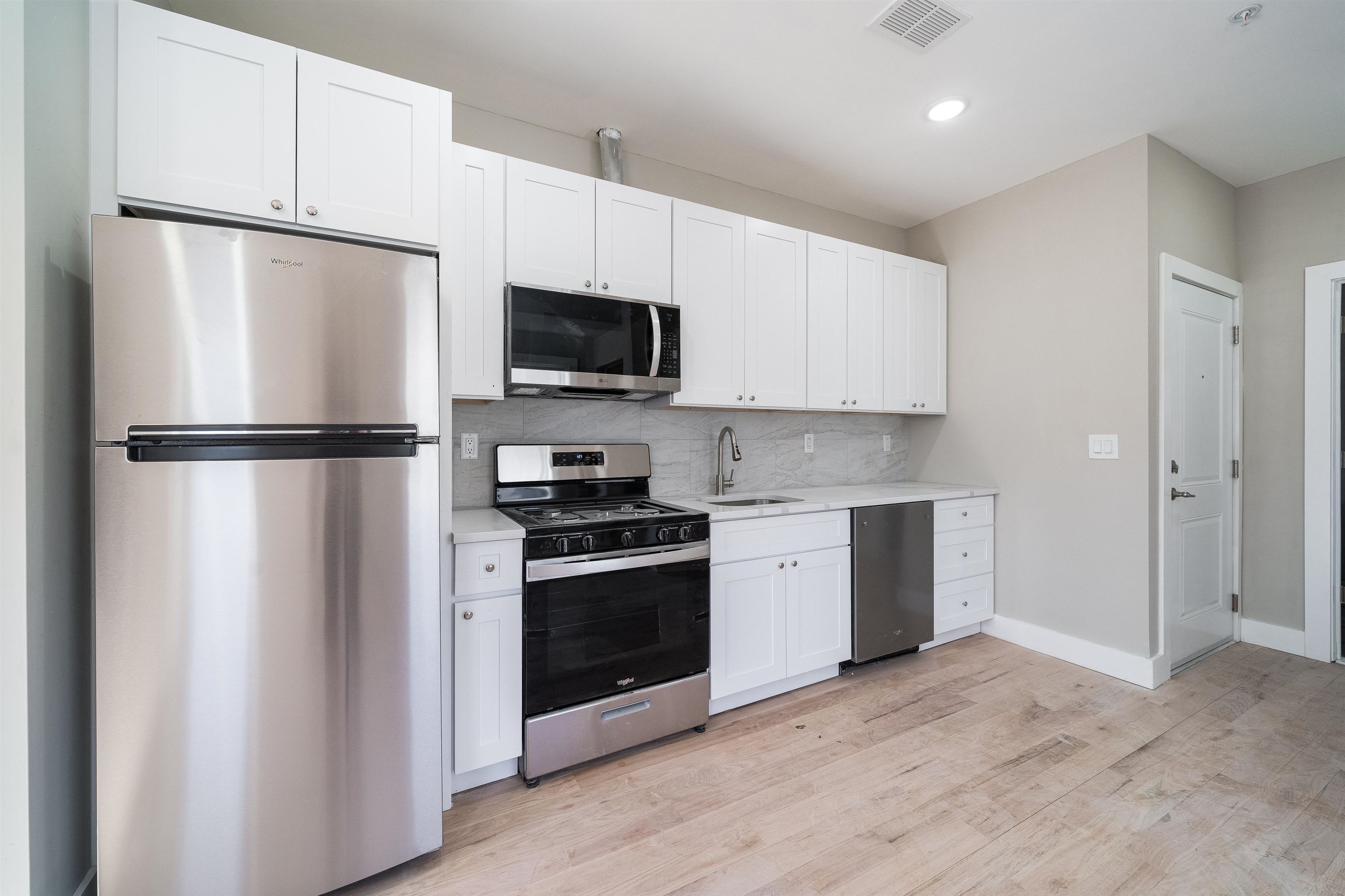 # 250014890 - For Rent in JERSEY CITY - Journal Square NJ