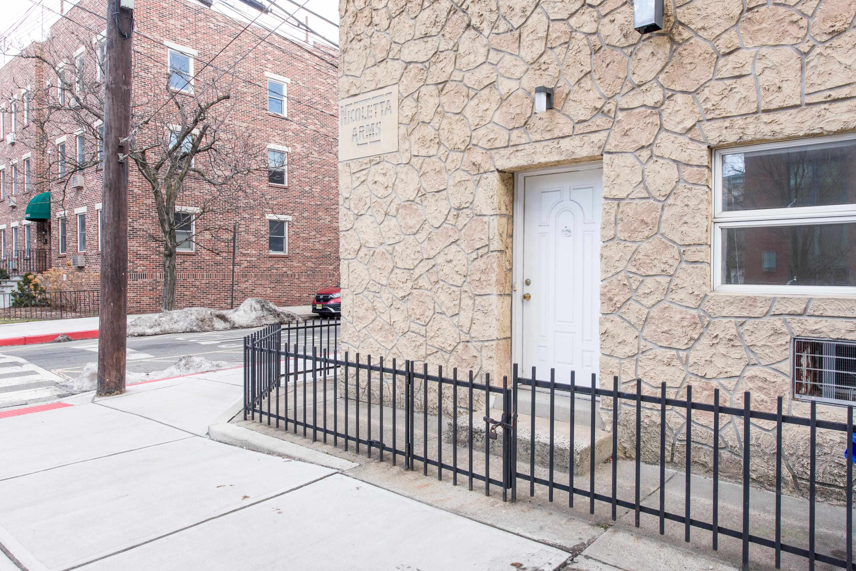 # 250014943 - For Rent in Hoboken NJ