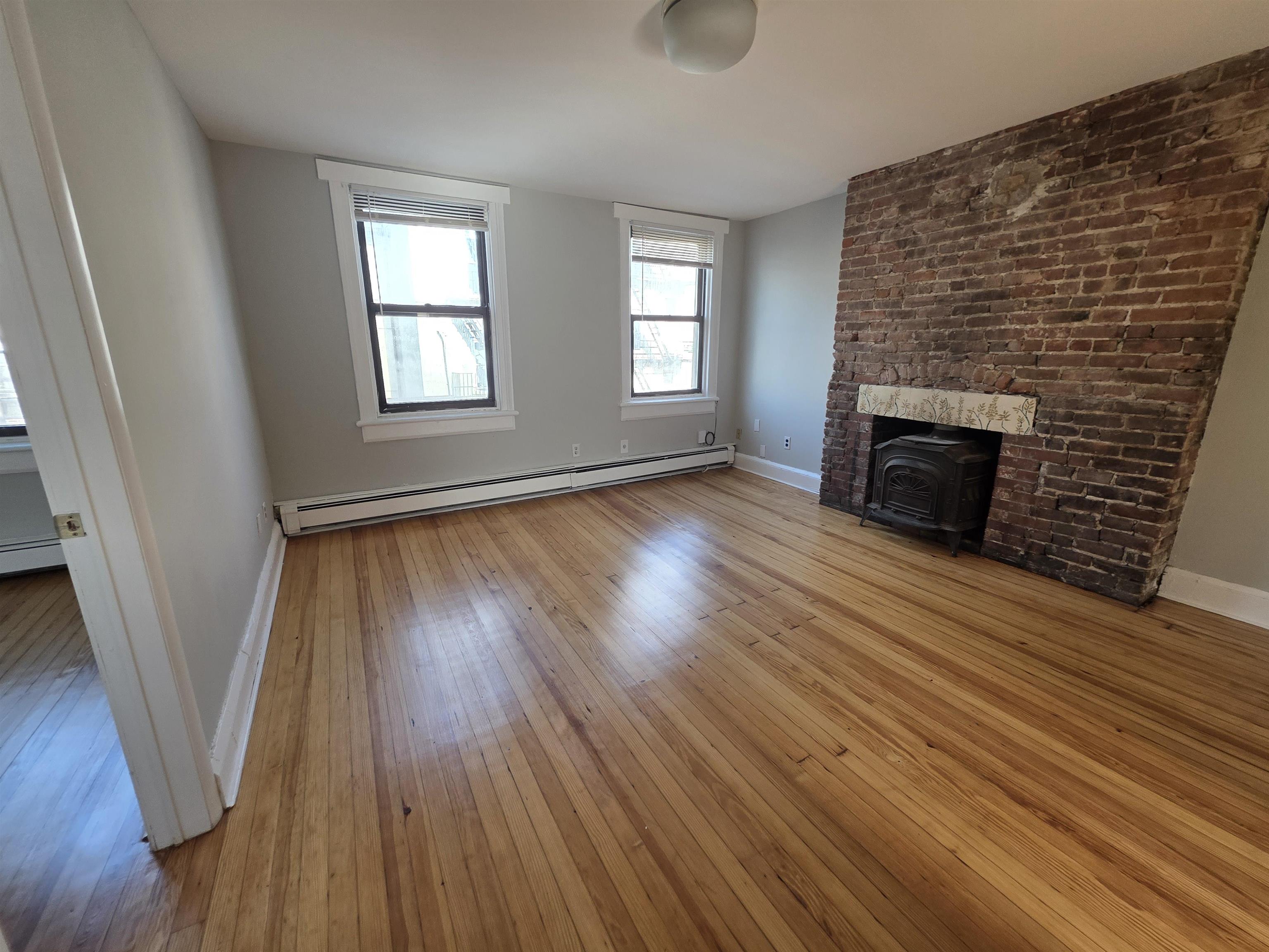# 250014944 - For Rent in Hoboken NJ