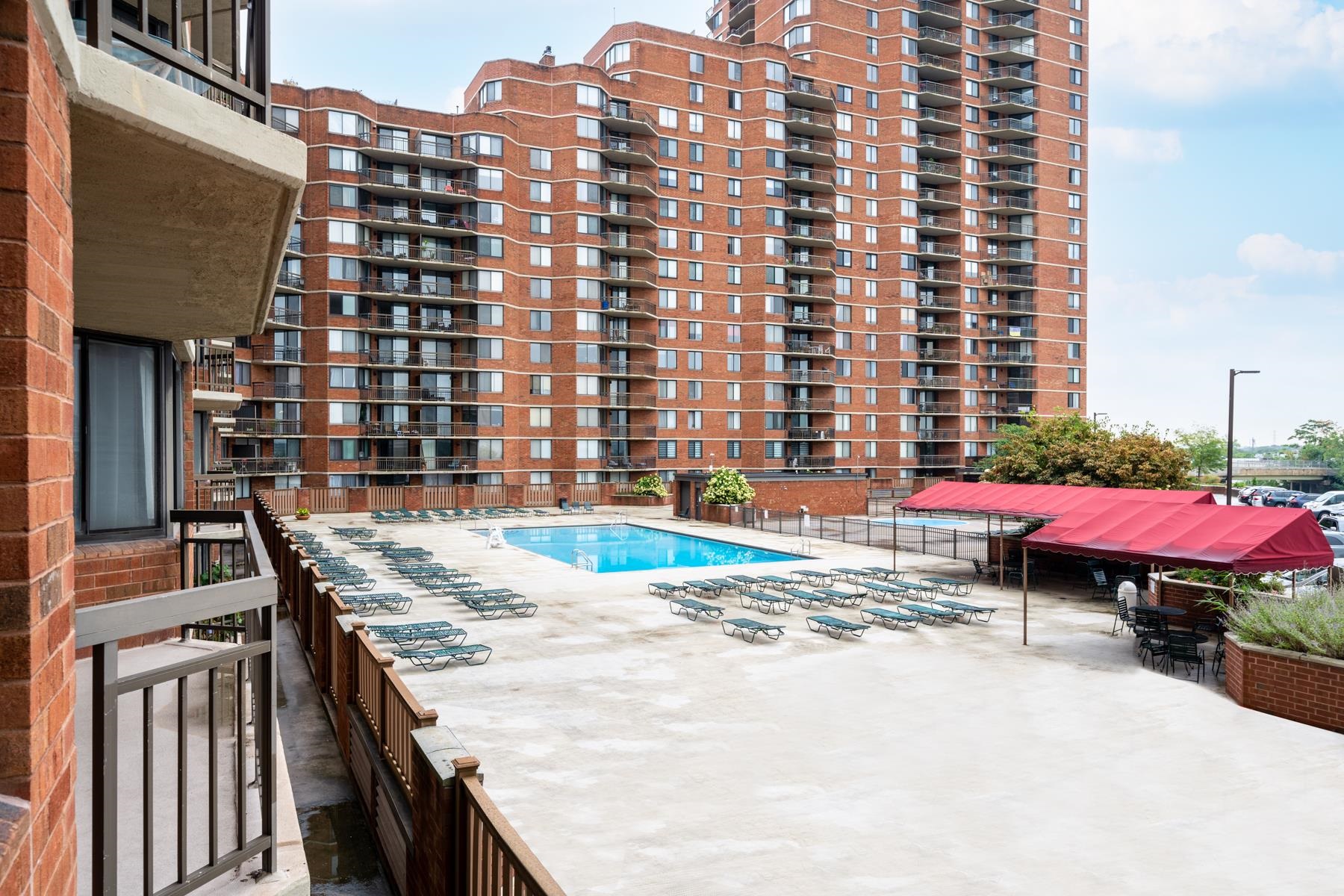 # 250014959 - For Rent in Secaucus NJ