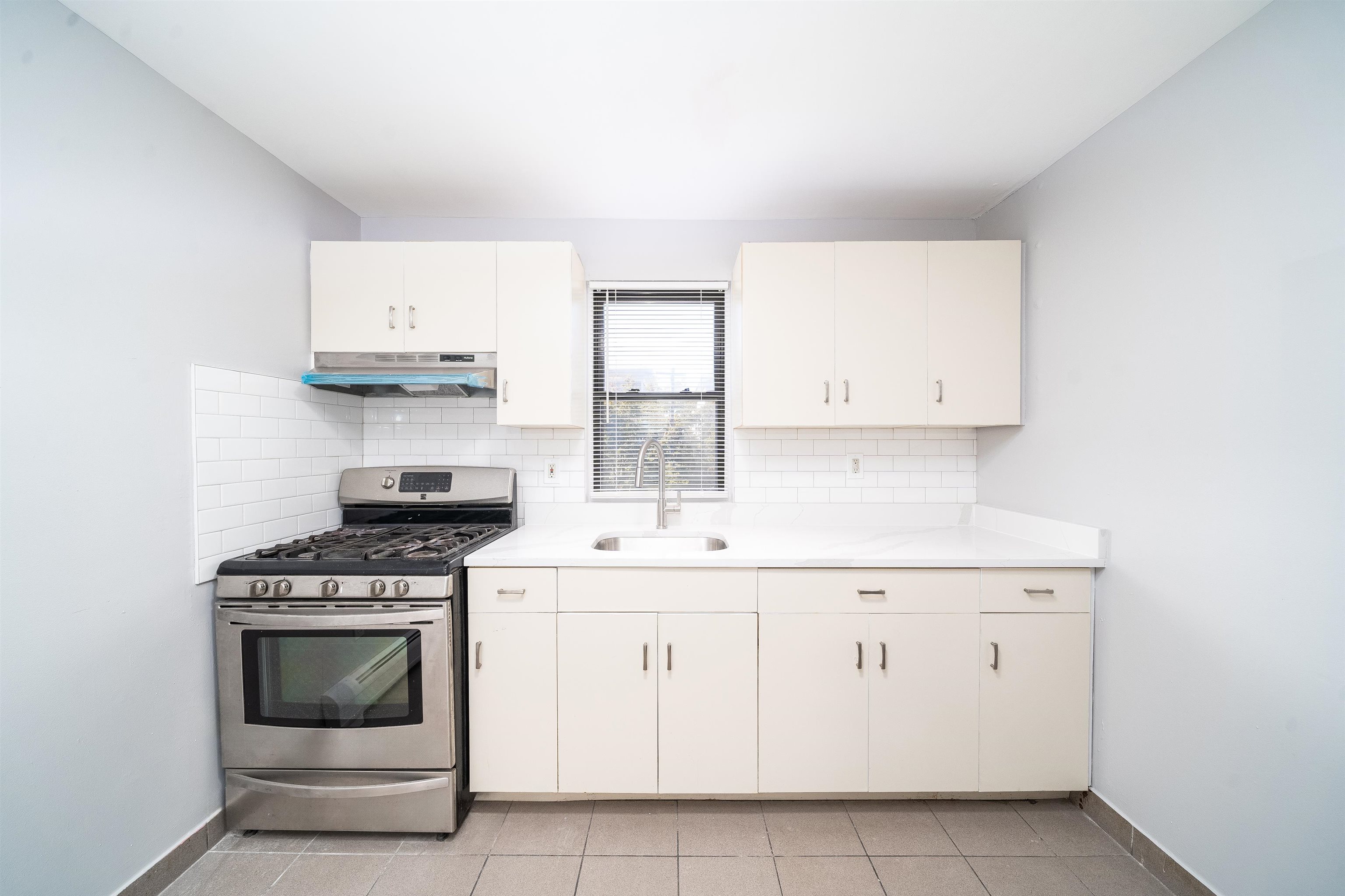 # 250014963 - For Rent in Bayonne NJ