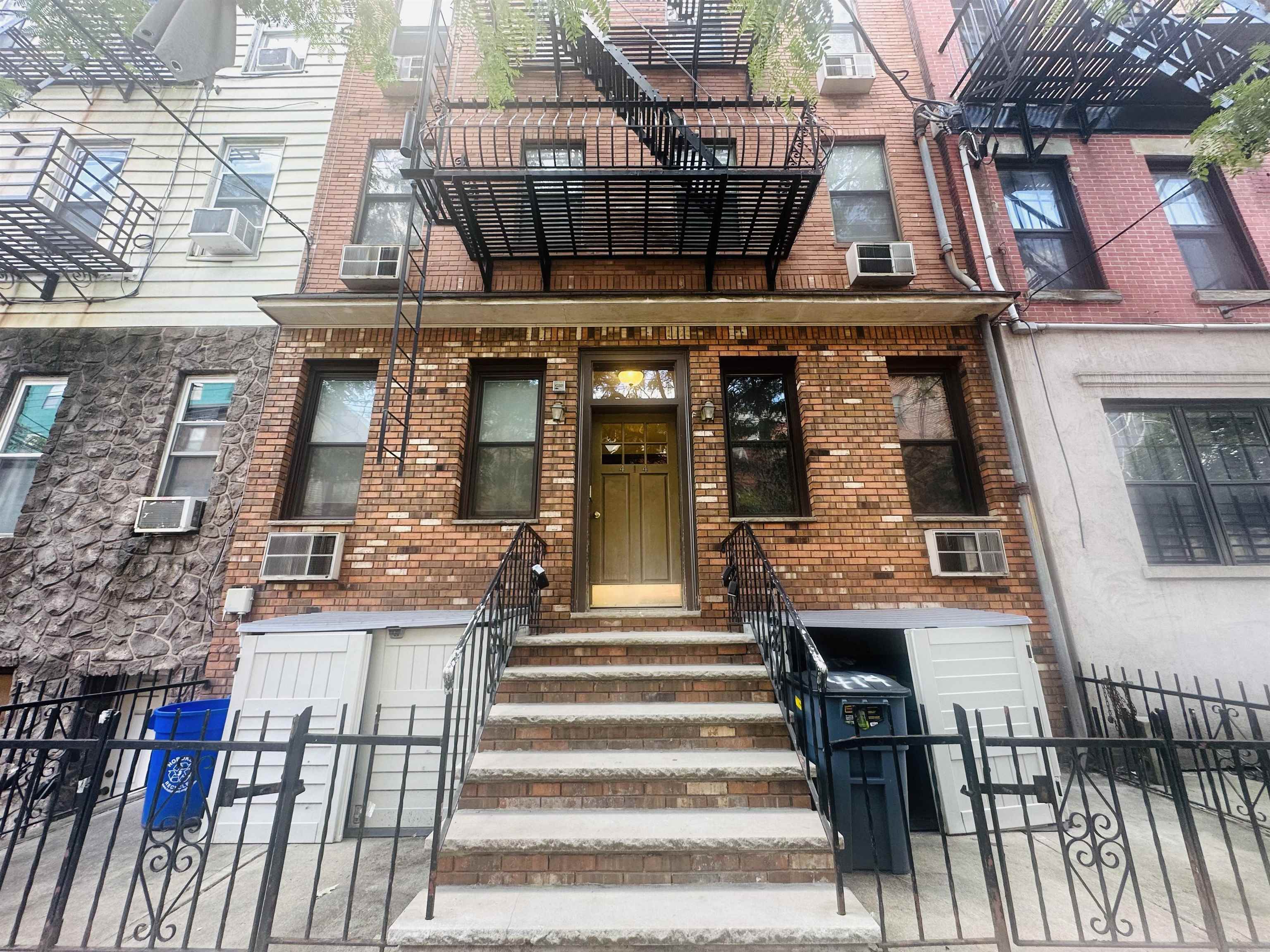 # 250014969 - For Rent in Hoboken NJ