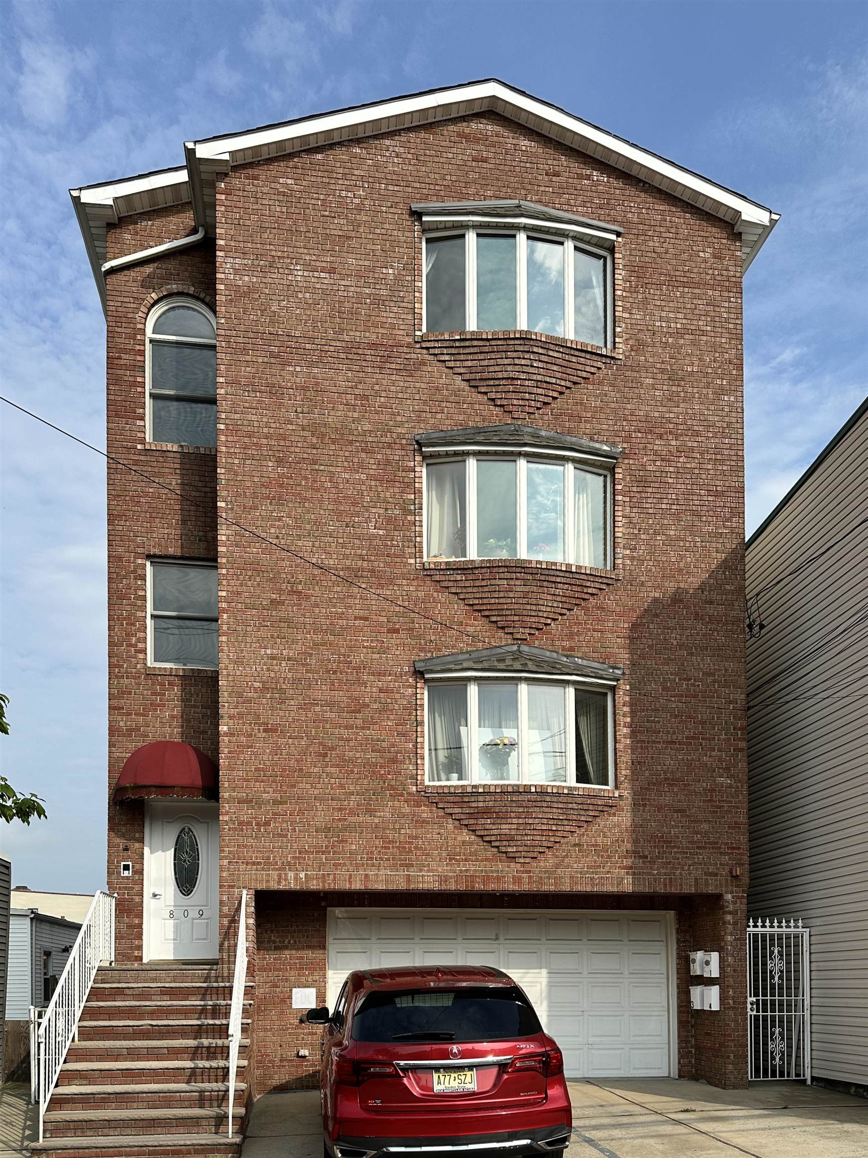 # 250014972 - For Rent in Union City NJ