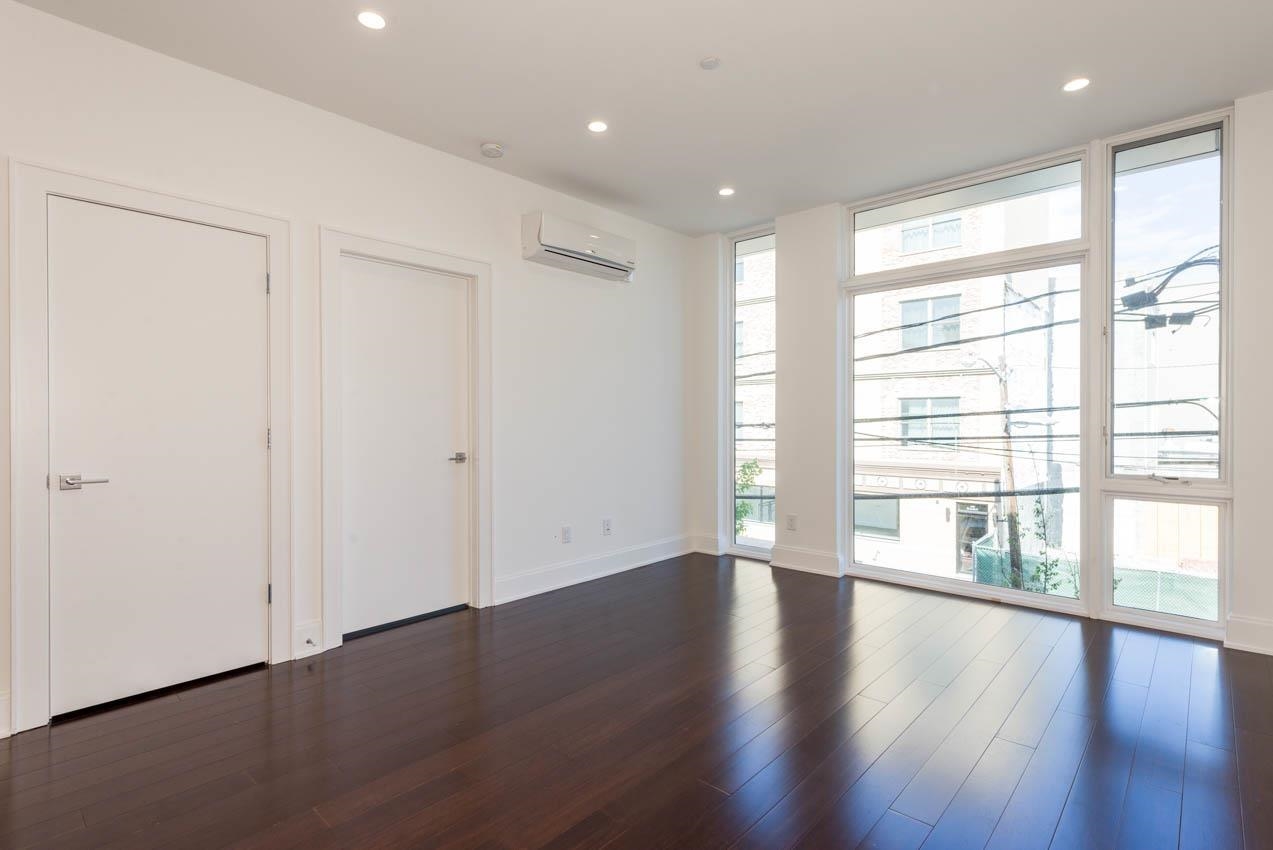# 250014977 - For Rent in JERSEY CITY - Downtown NJ