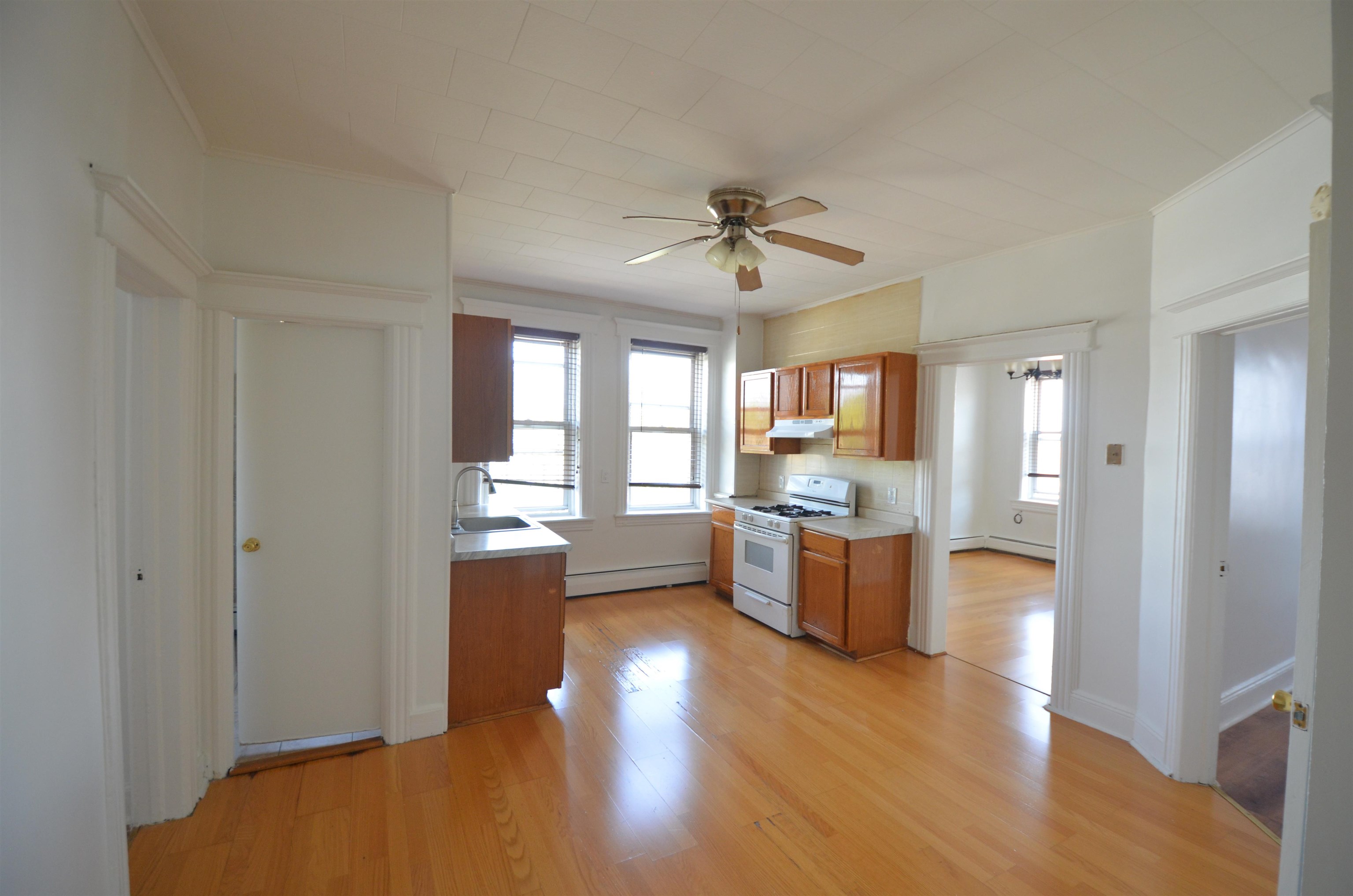 # 250014987 - For Rent in Bayonne NJ