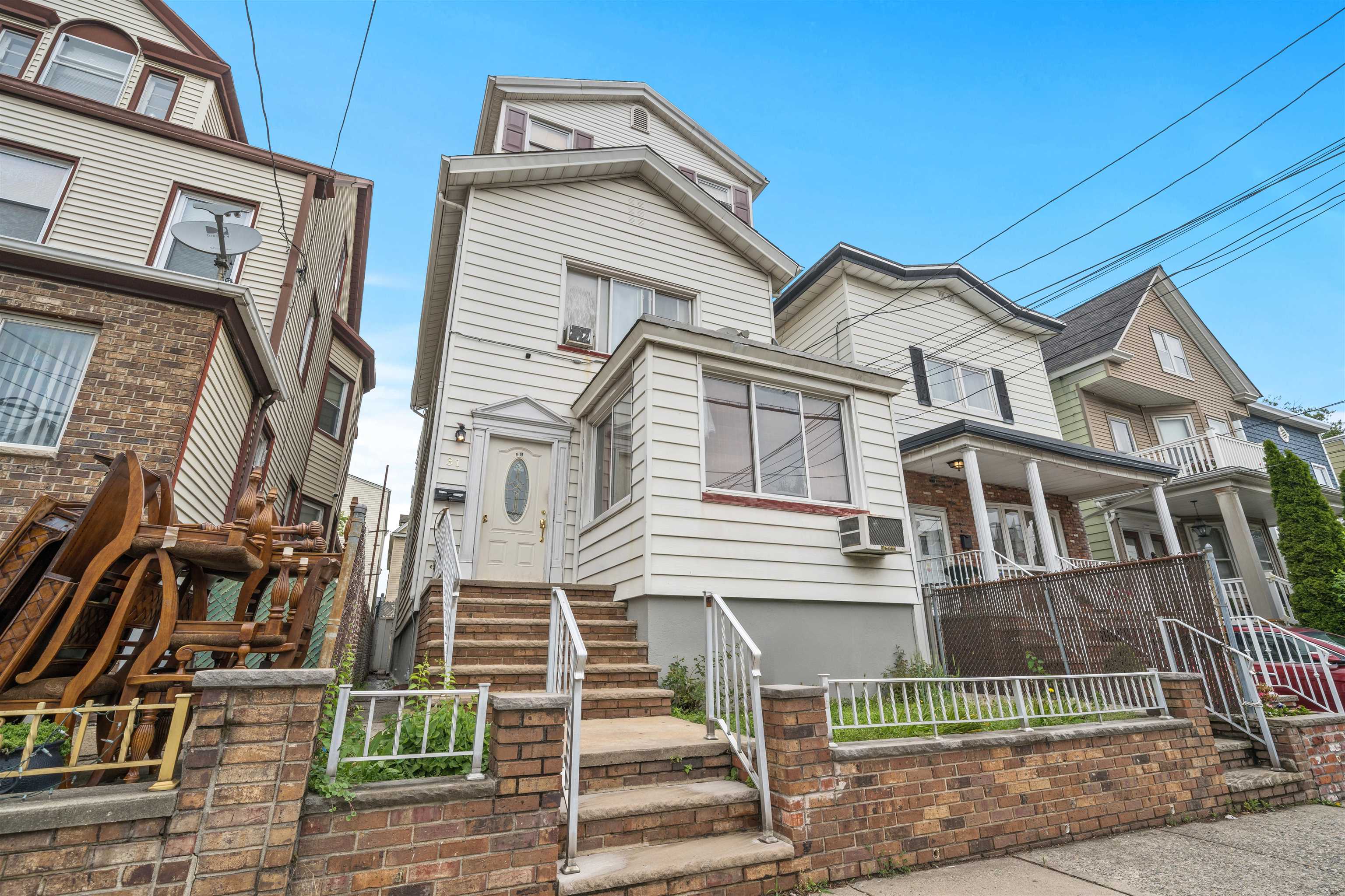# 250015036 - For Rent in Bayonne NJ