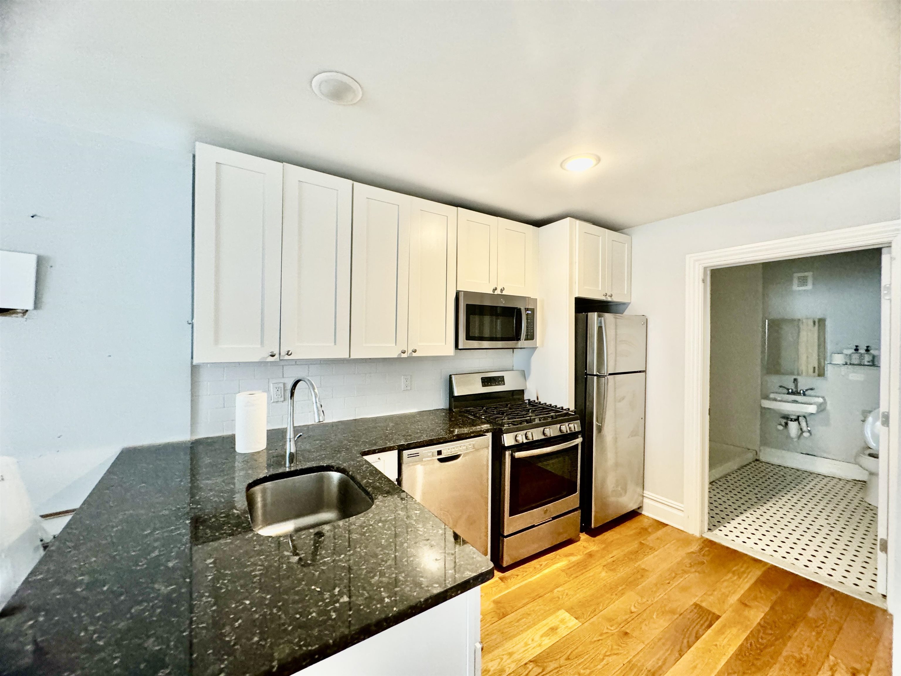 # 250015039 - For Rent in JERSEY CITY - Journal Square NJ