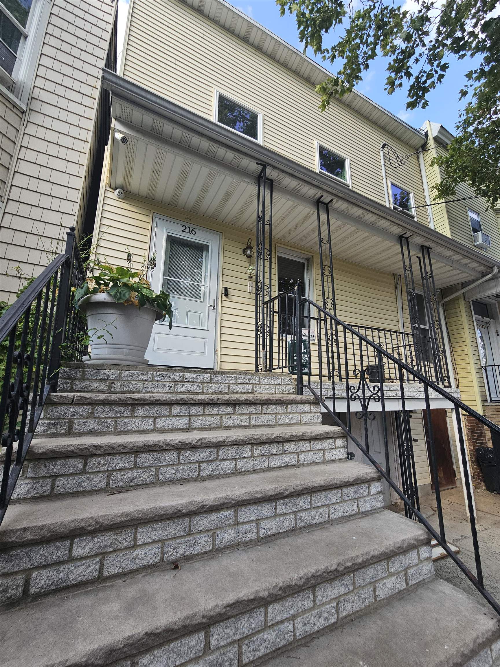 # 250015044 - For Rent in JERSEY CITY - Heights NJ