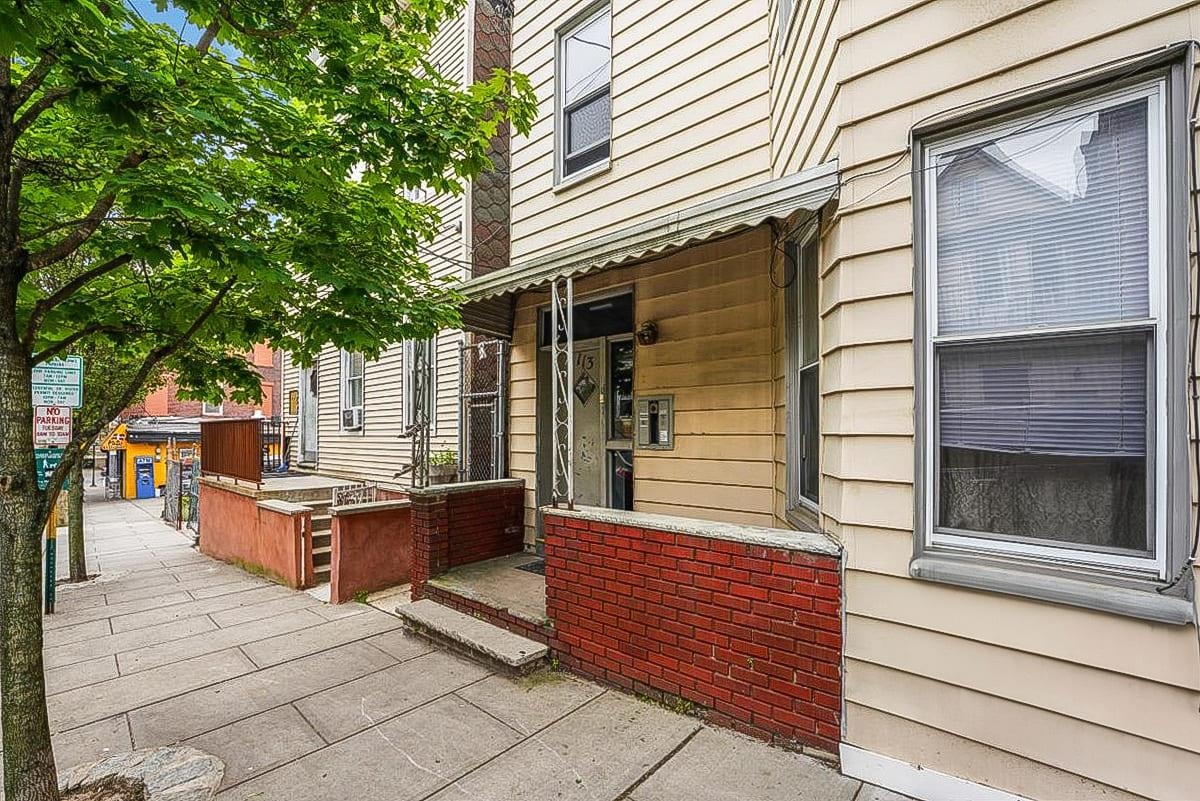 # 250015053 - For Rent in Union City NJ