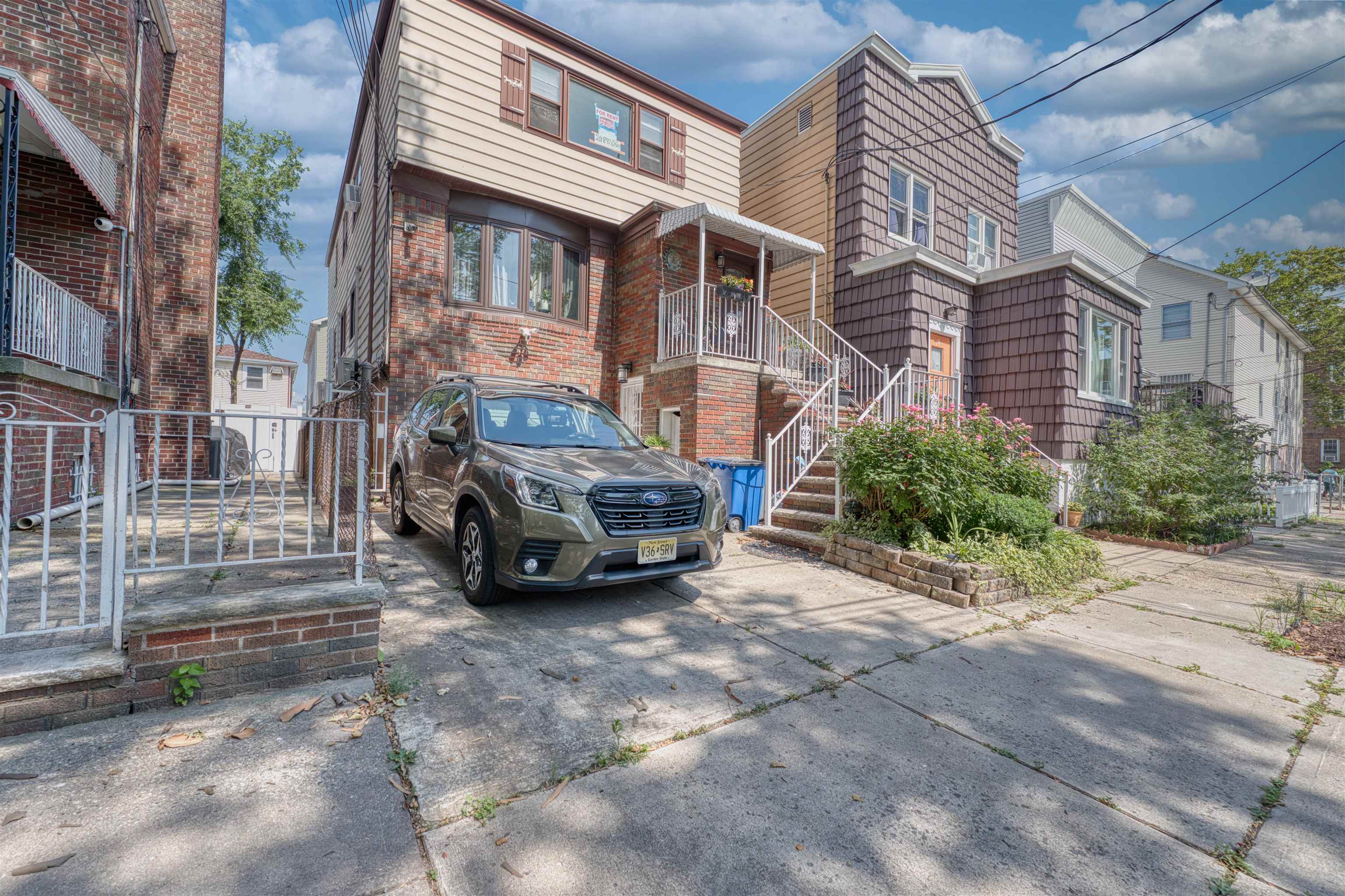 # 250015055 - For Rent in JERSEY CITY - Bergen-Lafayett NJ