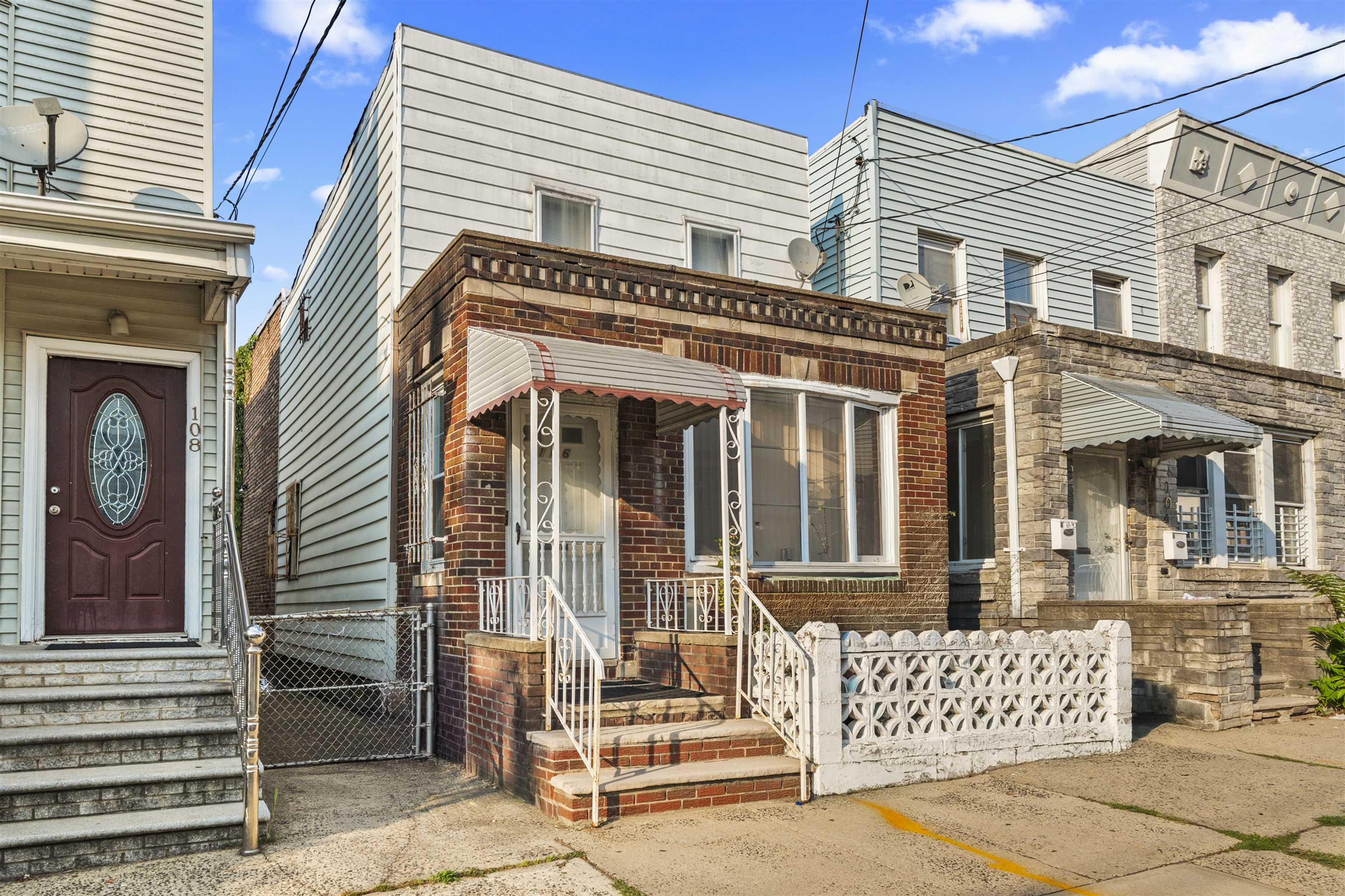 # 250015076 - For Rent in JERSEY CITY - West Bergen NJ