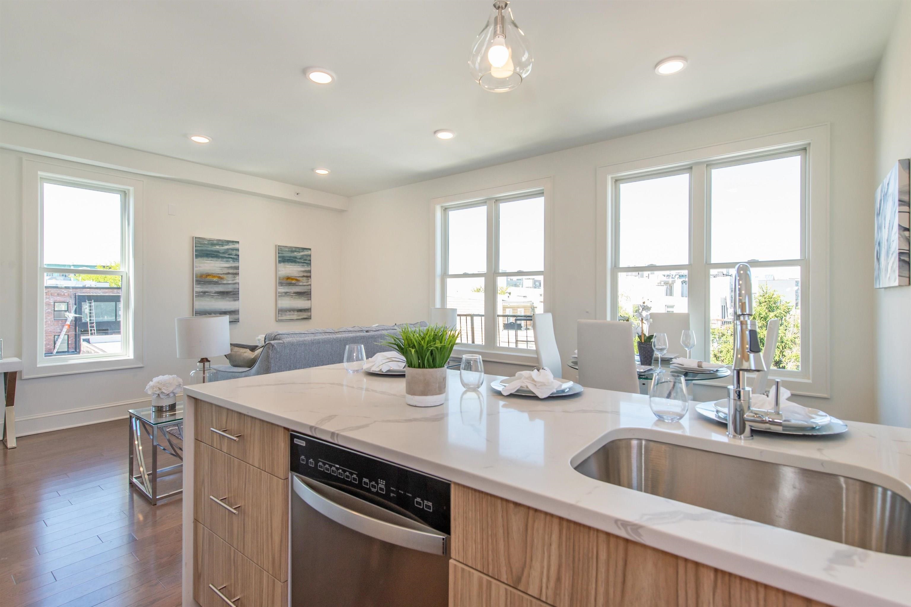 # 250015078 - For Rent in JERSEY CITY - Downtown NJ