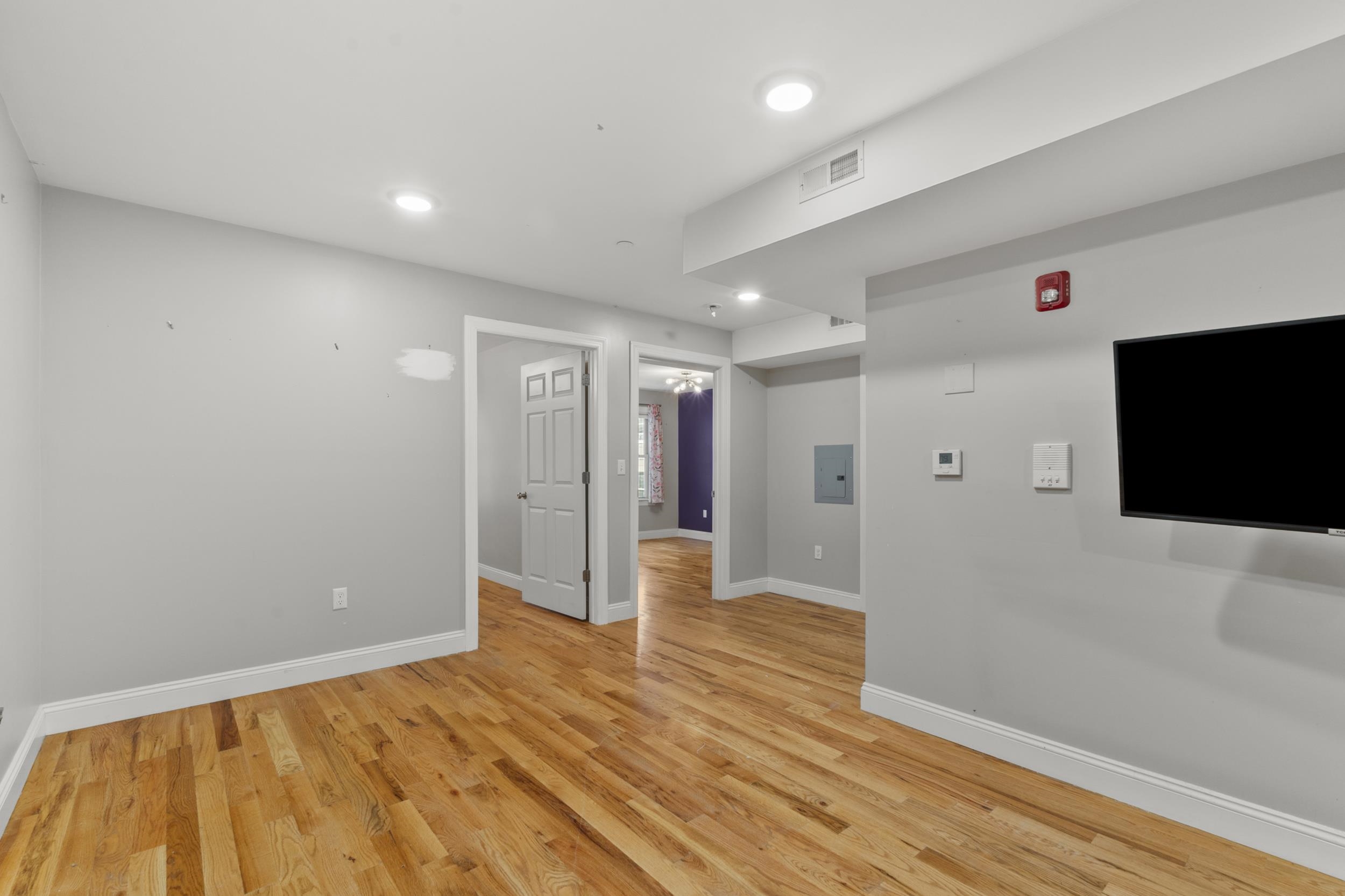# 250015079 - For Rent in JERSEY CITY - Bergen-Lafayett NJ