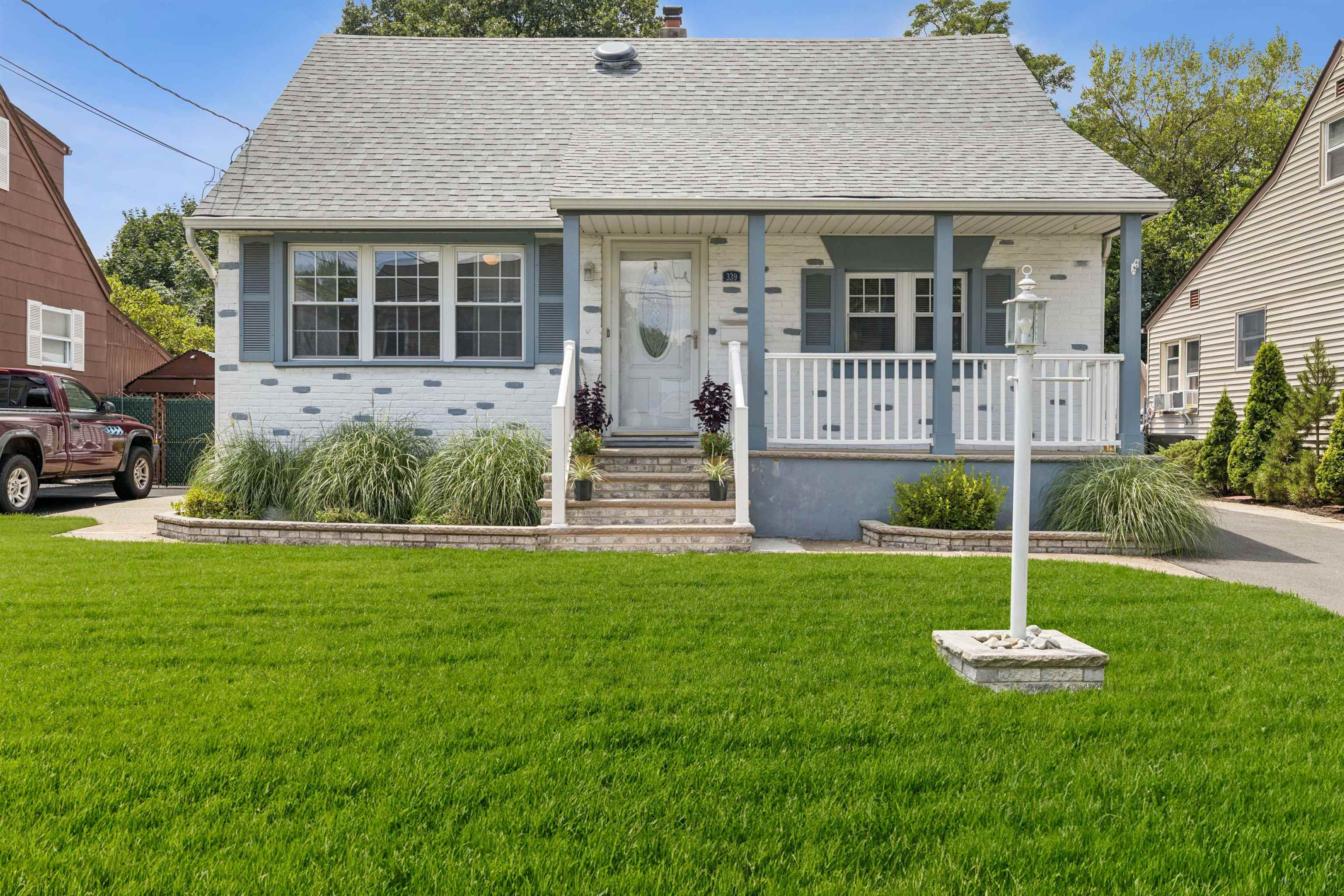 # 250015084 - For Rent in Rutherford NJ