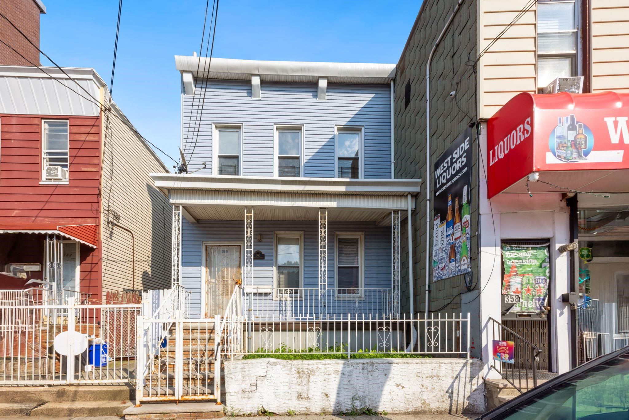# 250015087 - For Rent in JERSEY CITY - West Bergen NJ