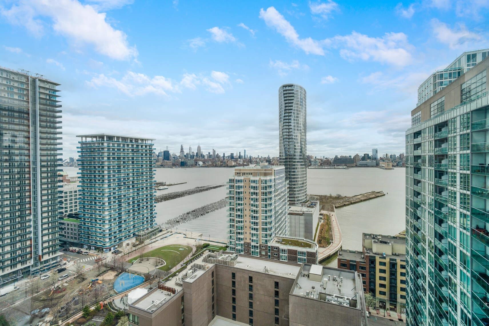 # 250015105 - For Rent in JERSEY CITY - Downtown NJ