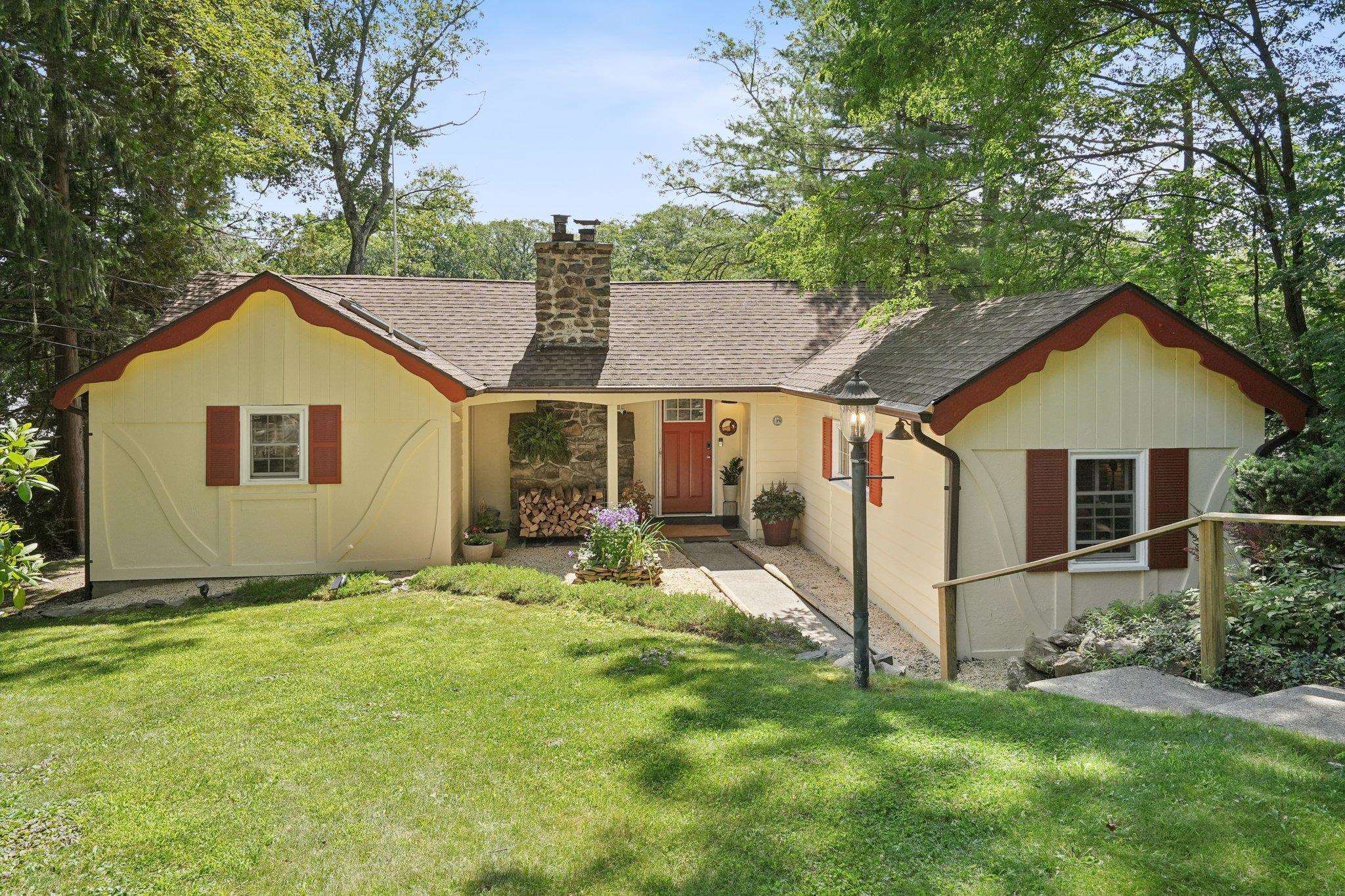 # 250015109 - For Rent in HARDYSTON NJ