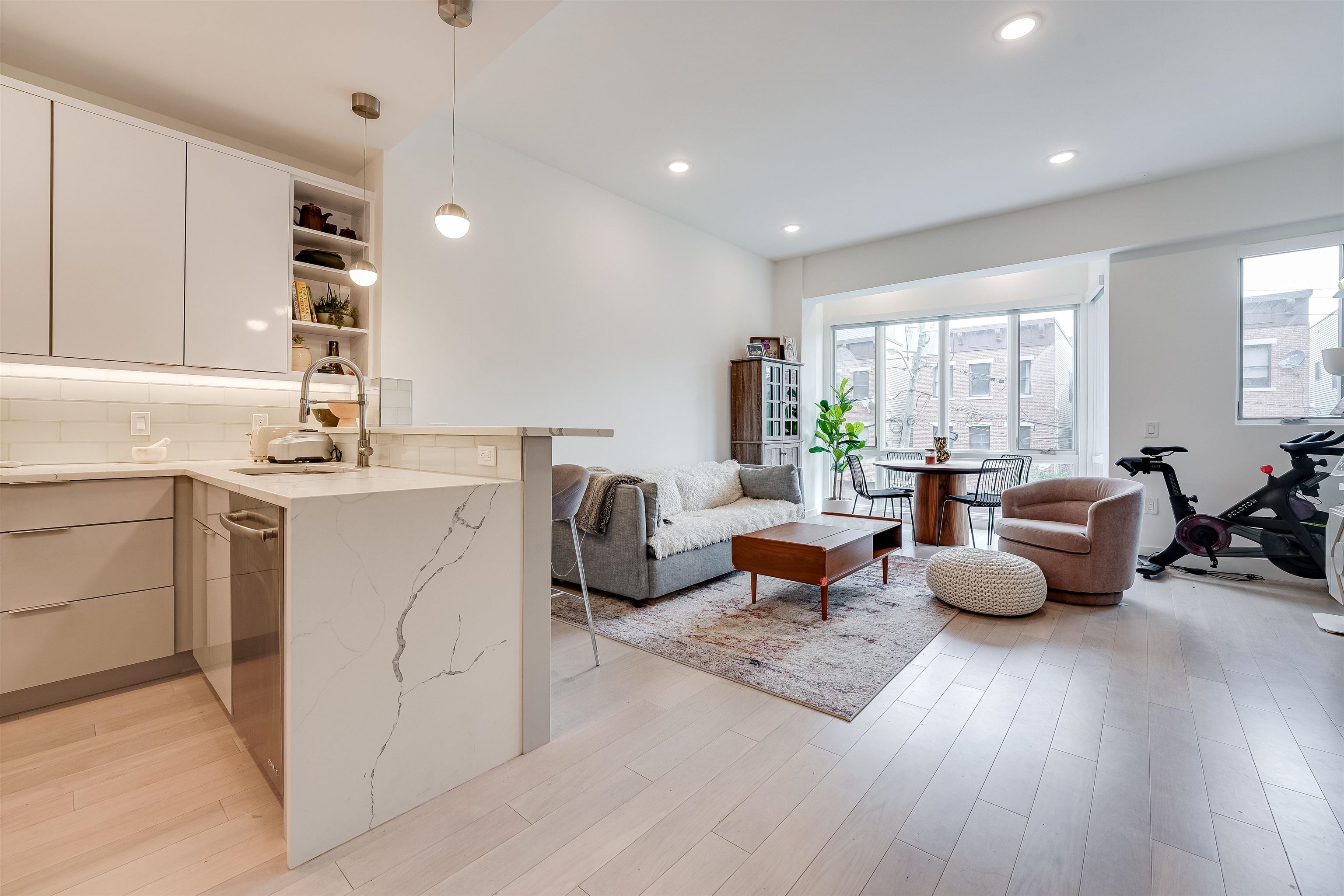 # 250015126 - For Rent in JERSEY CITY - Downtown NJ