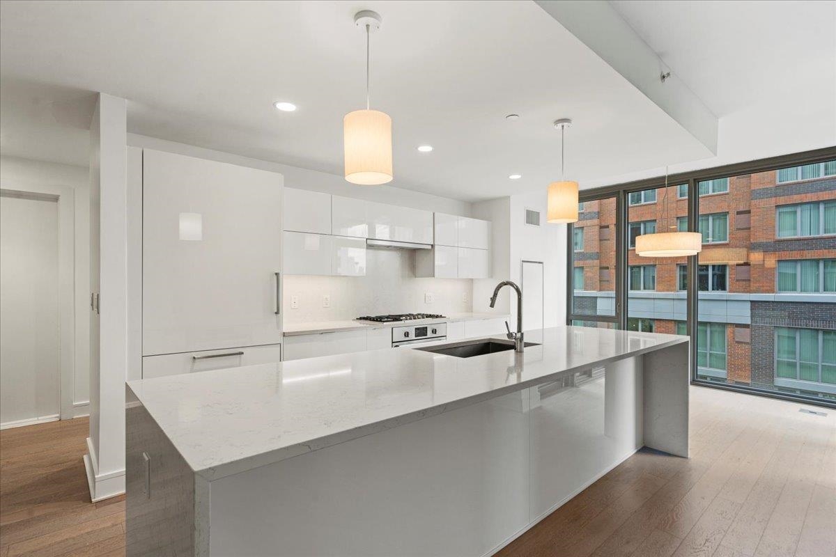 # 250015142 - For Rent in West New York NJ
