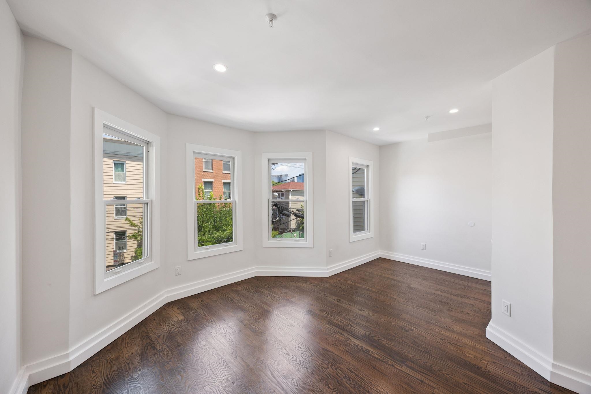 # 250015194 - For Rent in JERSEY CITY - Downtown NJ