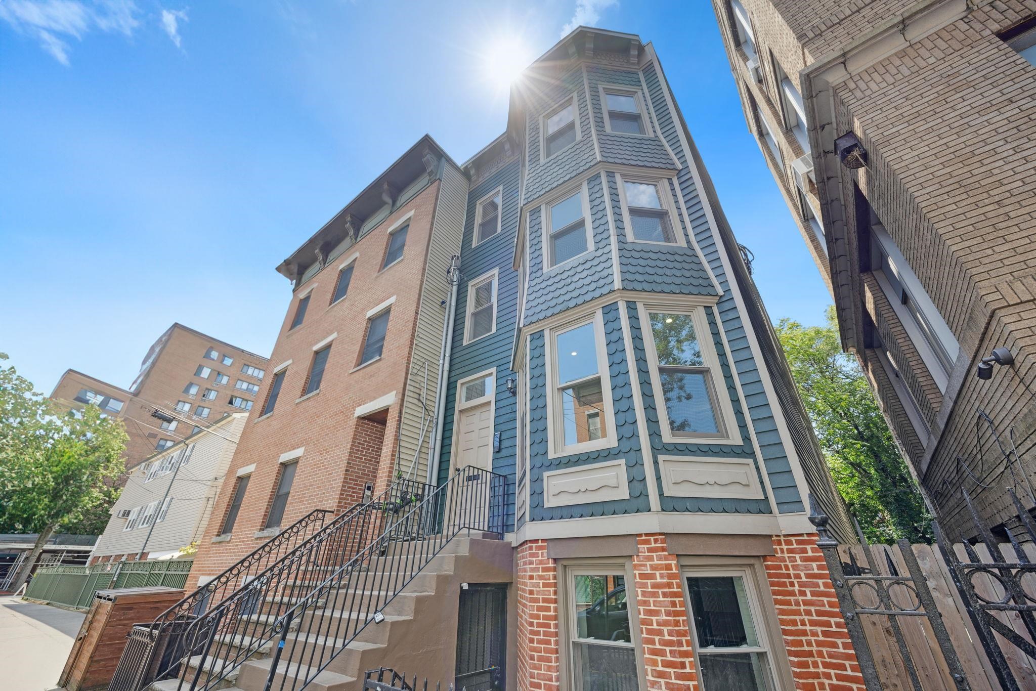 # 250015196 - For Rent in JERSEY CITY - Downtown NJ