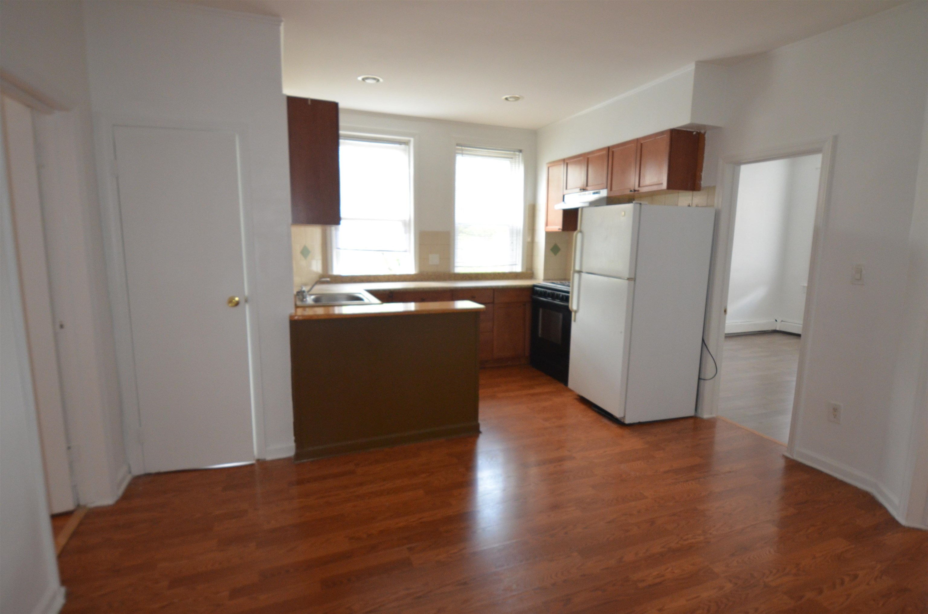 # 250015213 - For Rent in Bayonne NJ