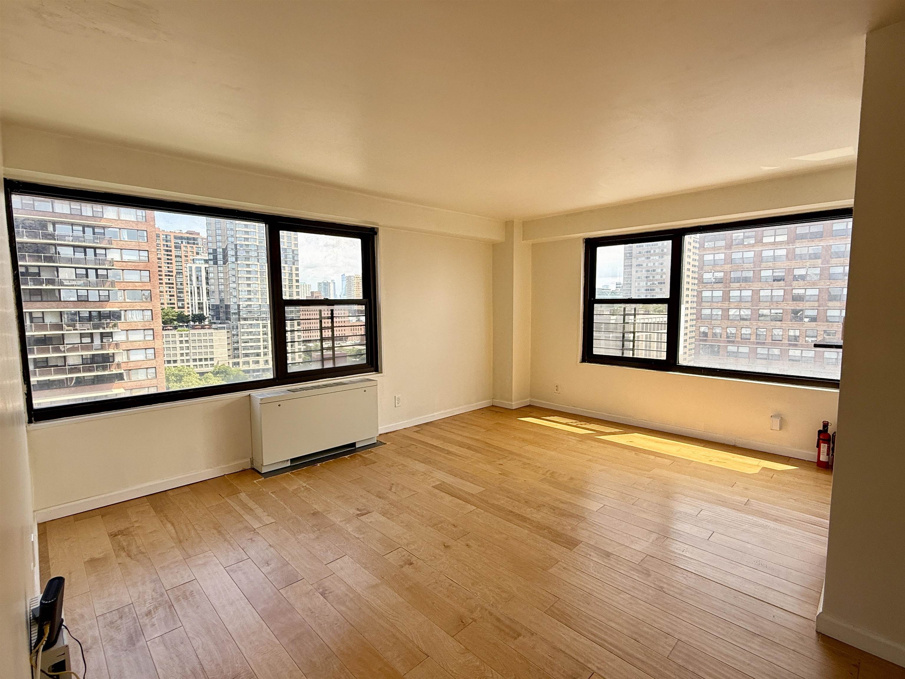 # 250015221 - For Rent in JERSEY CITY - Downtown NJ