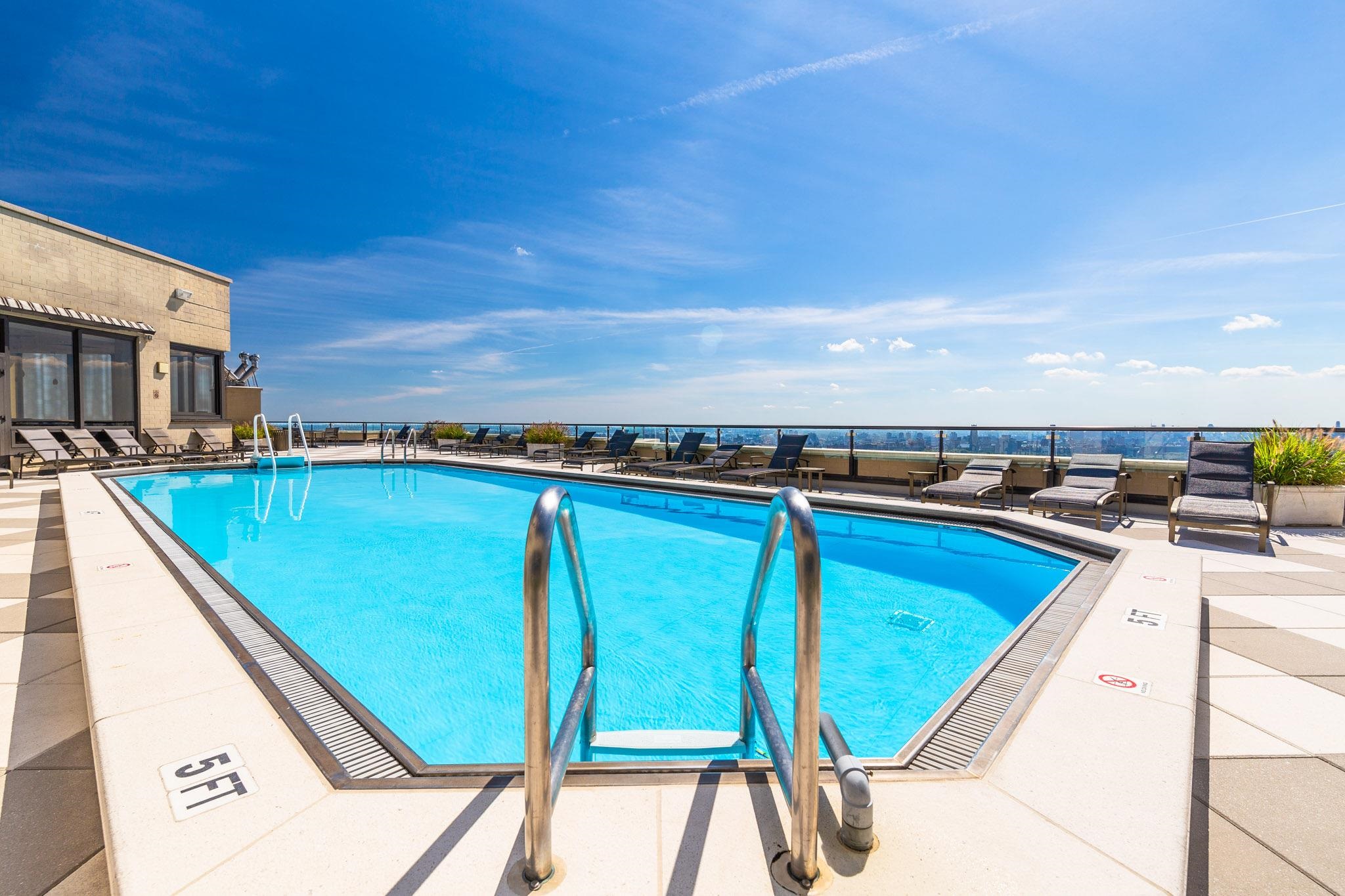 # 250015230 - For Rent in Fort Lee NJ