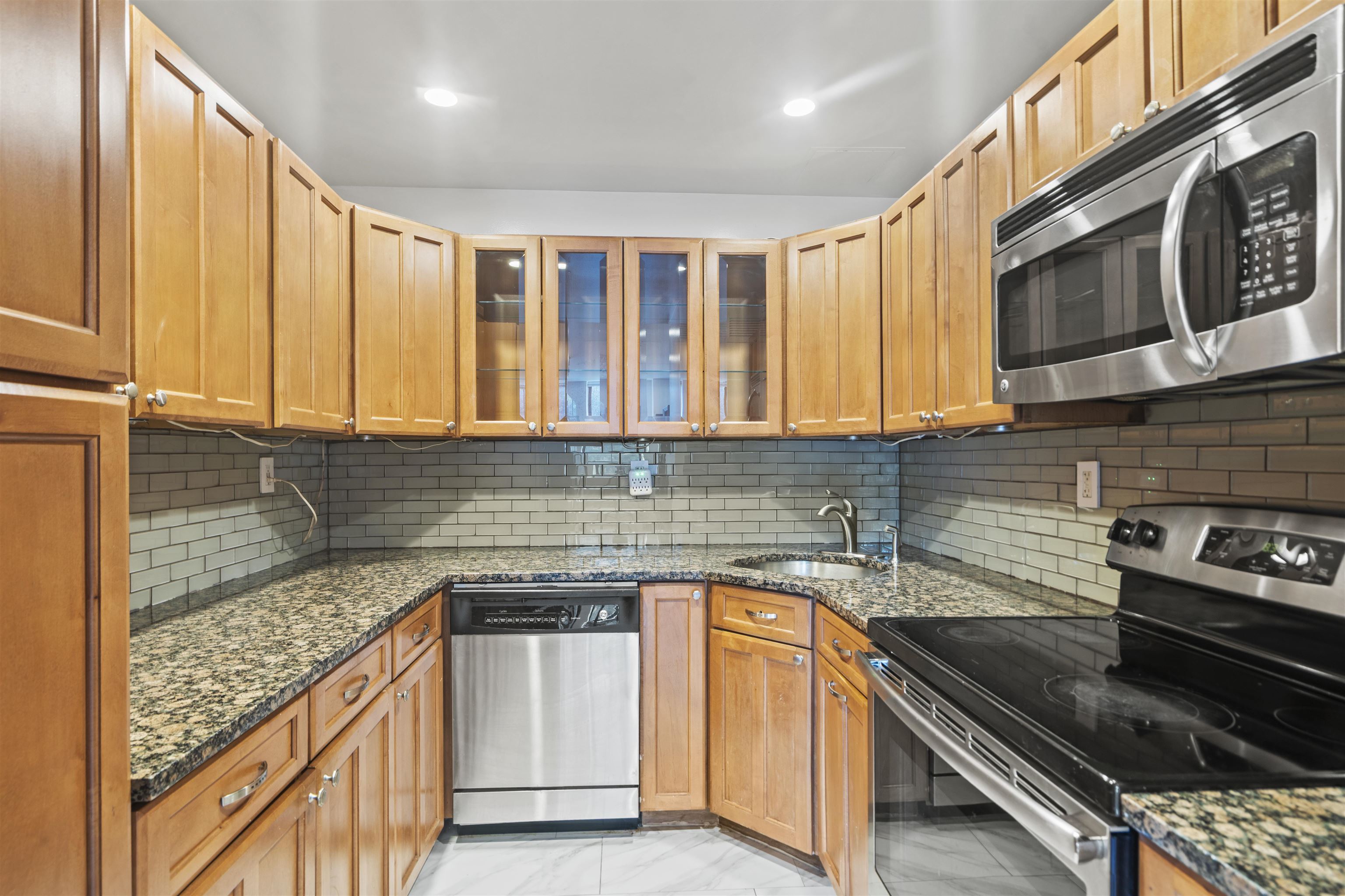 # 250015234 - For Rent in JERSEY CITY - Downtown NJ