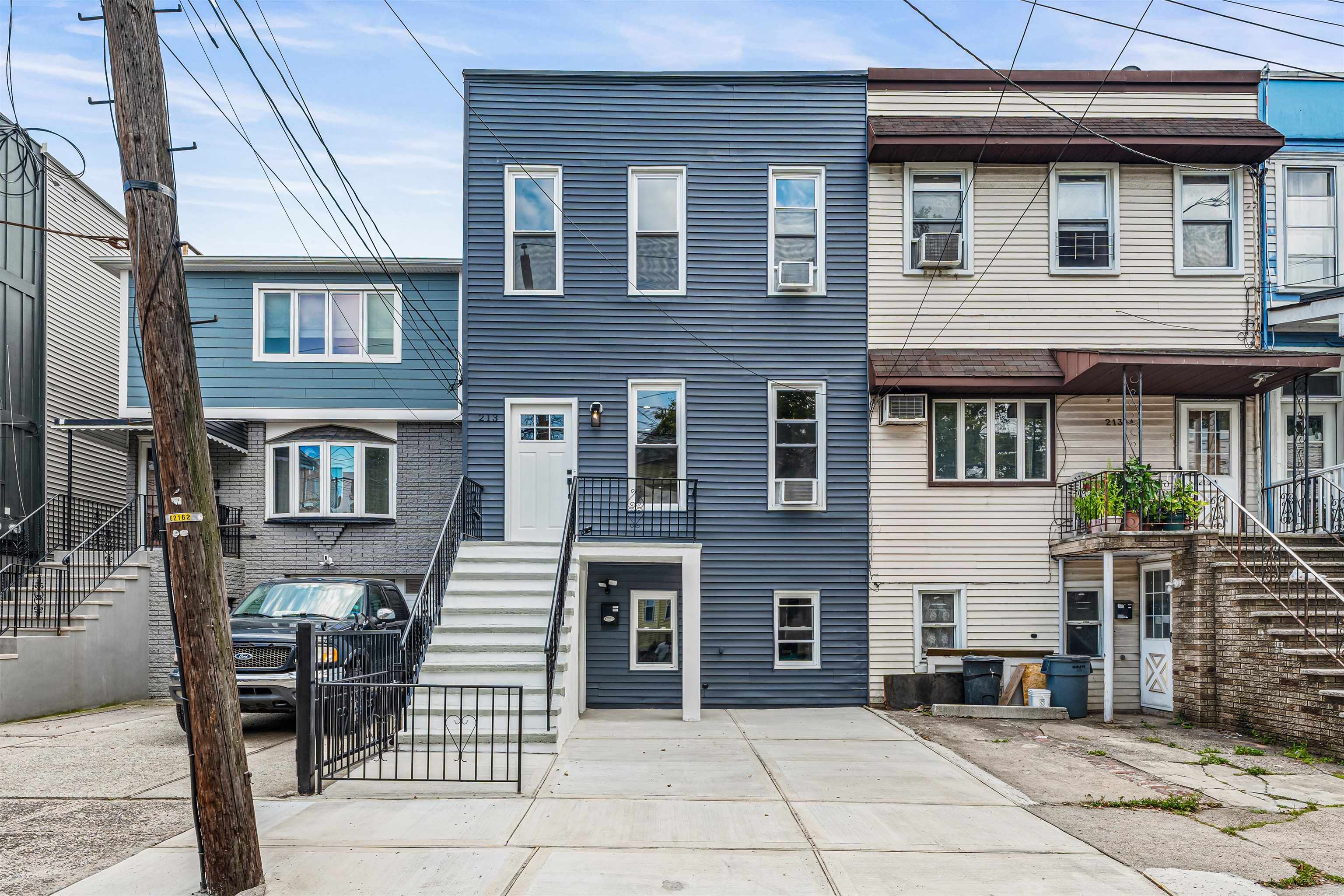 # 250015237 - For Rent in JERSEY CITY - Heights NJ