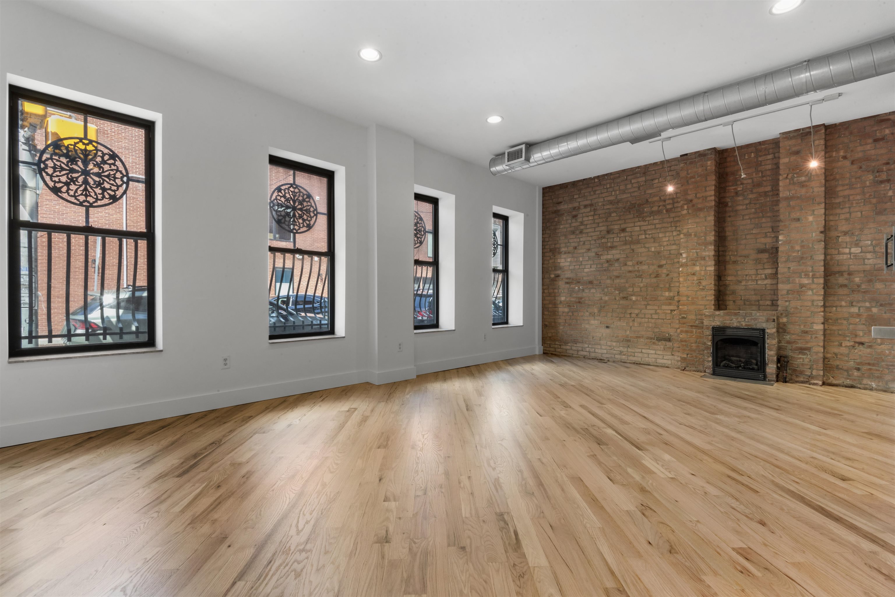 # 250015243 - For Rent in JERSEY CITY - Heights NJ
