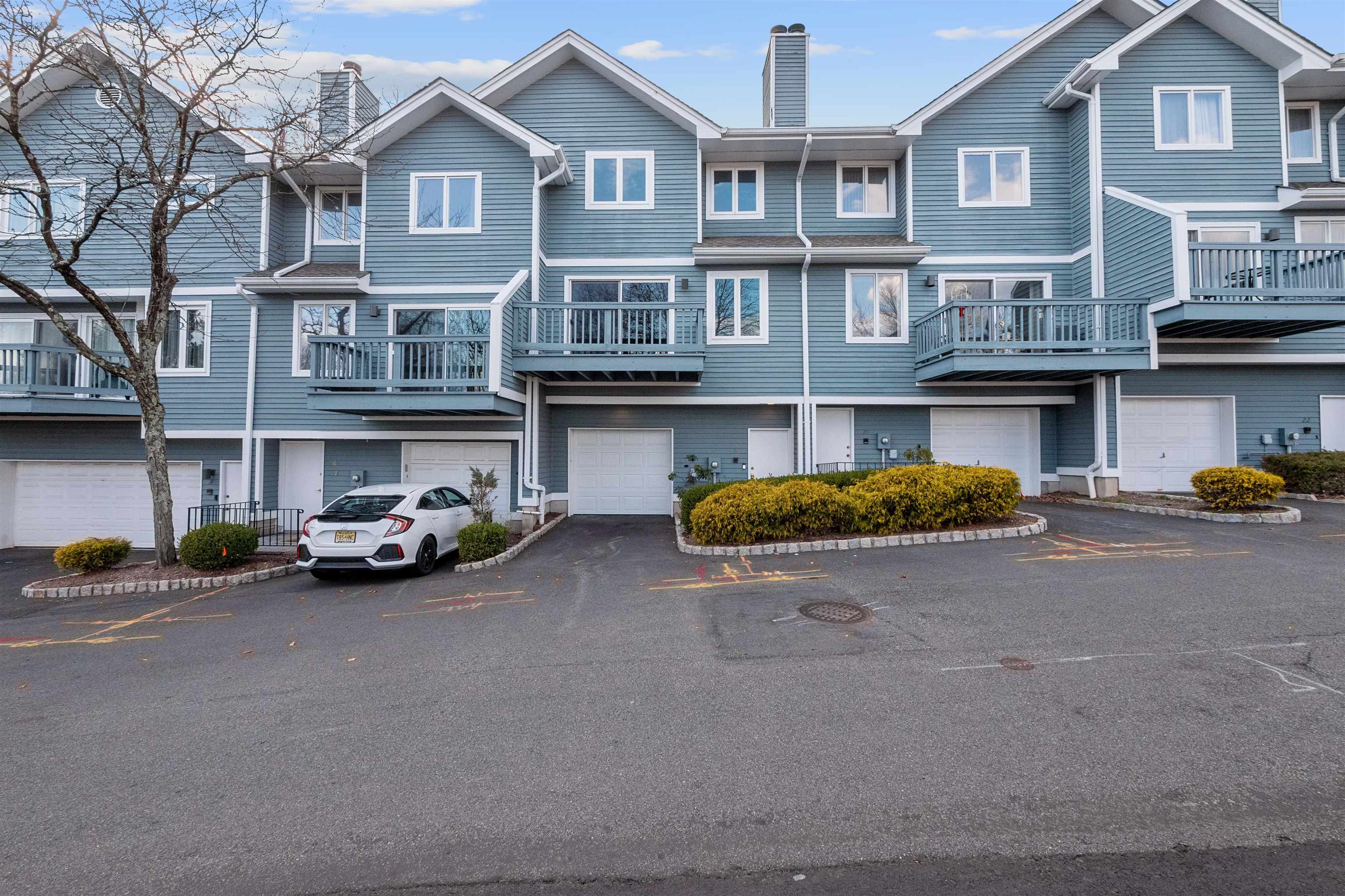 # 250015249 - For Rent in Clifton NJ