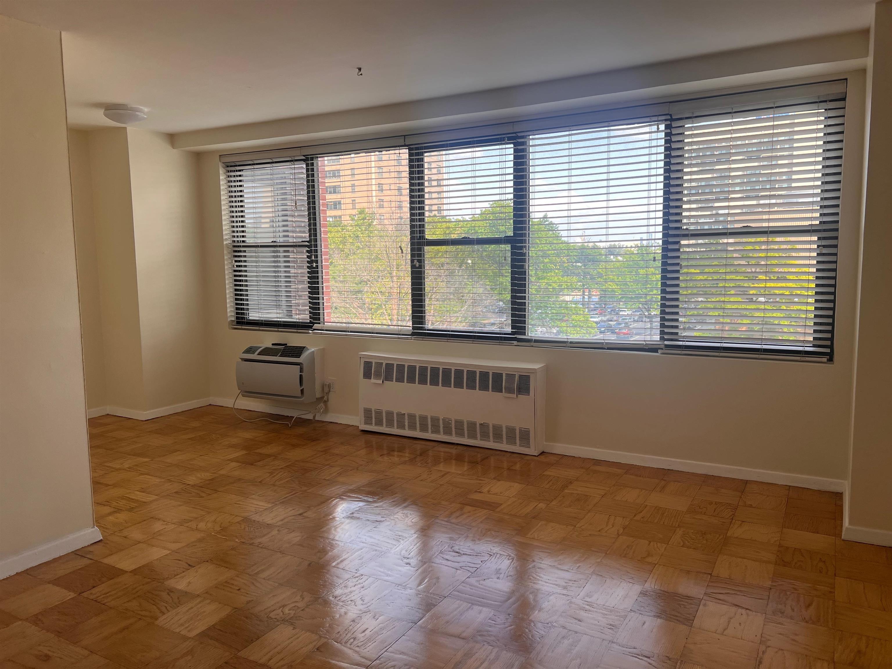 # 250015255 - For Rent in JERSEY CITY - Journal Square NJ