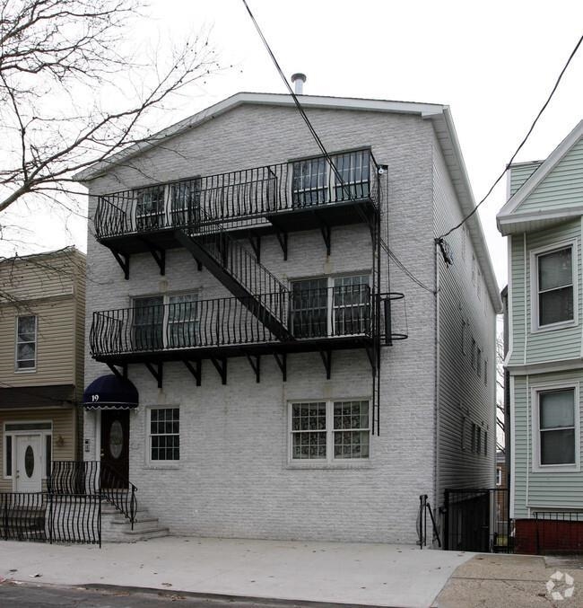 # 250015259 - For Rent in JERSEY CITY - Journal Square NJ