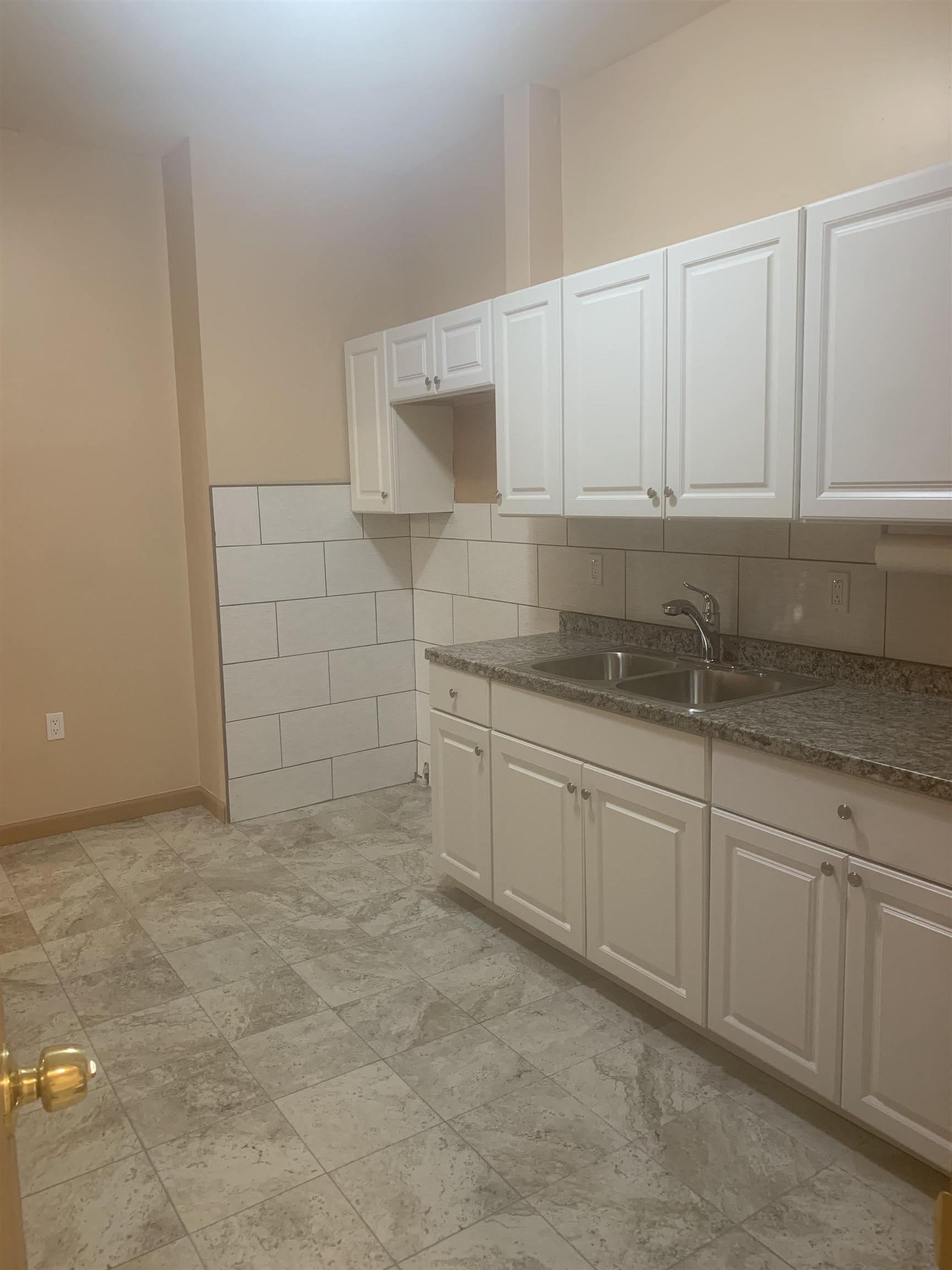 # 250015265 - For Rent in Union City NJ