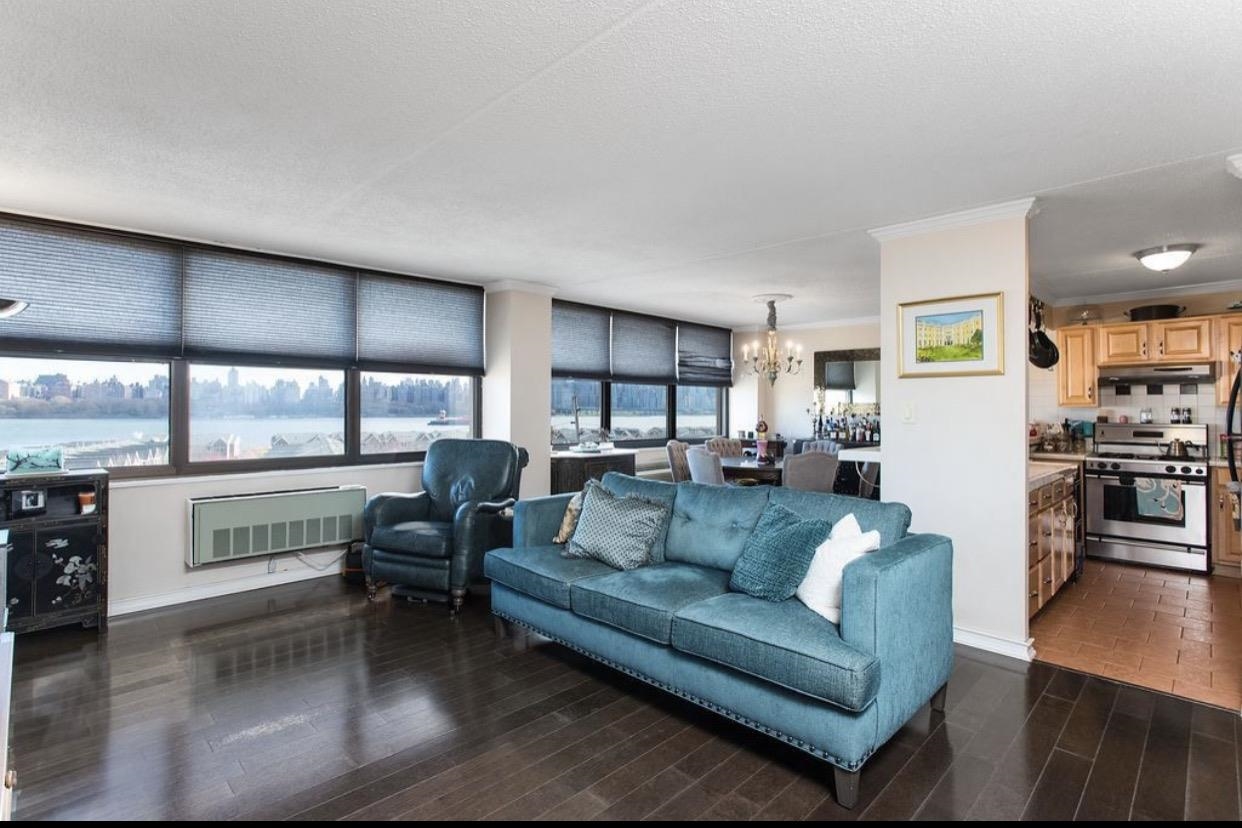 # 250015273 - For Rent in Guttenberg NJ