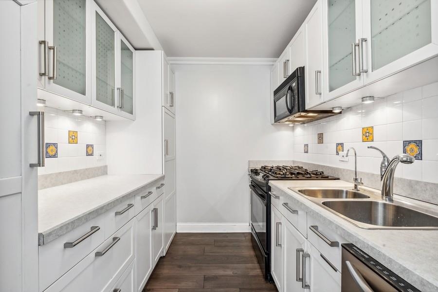 # 250015291 - For Rent in Guttenberg NJ