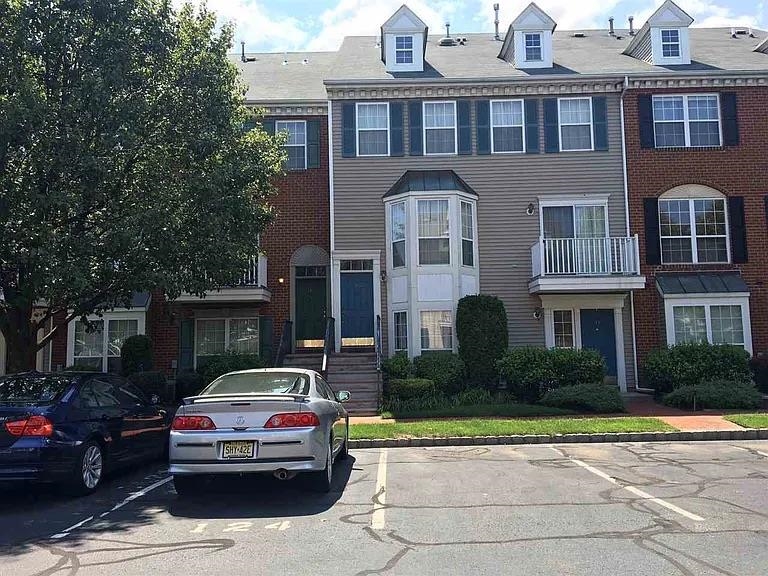 # 250015293 - For Rent in JERSEY CITY - West Bergen NJ