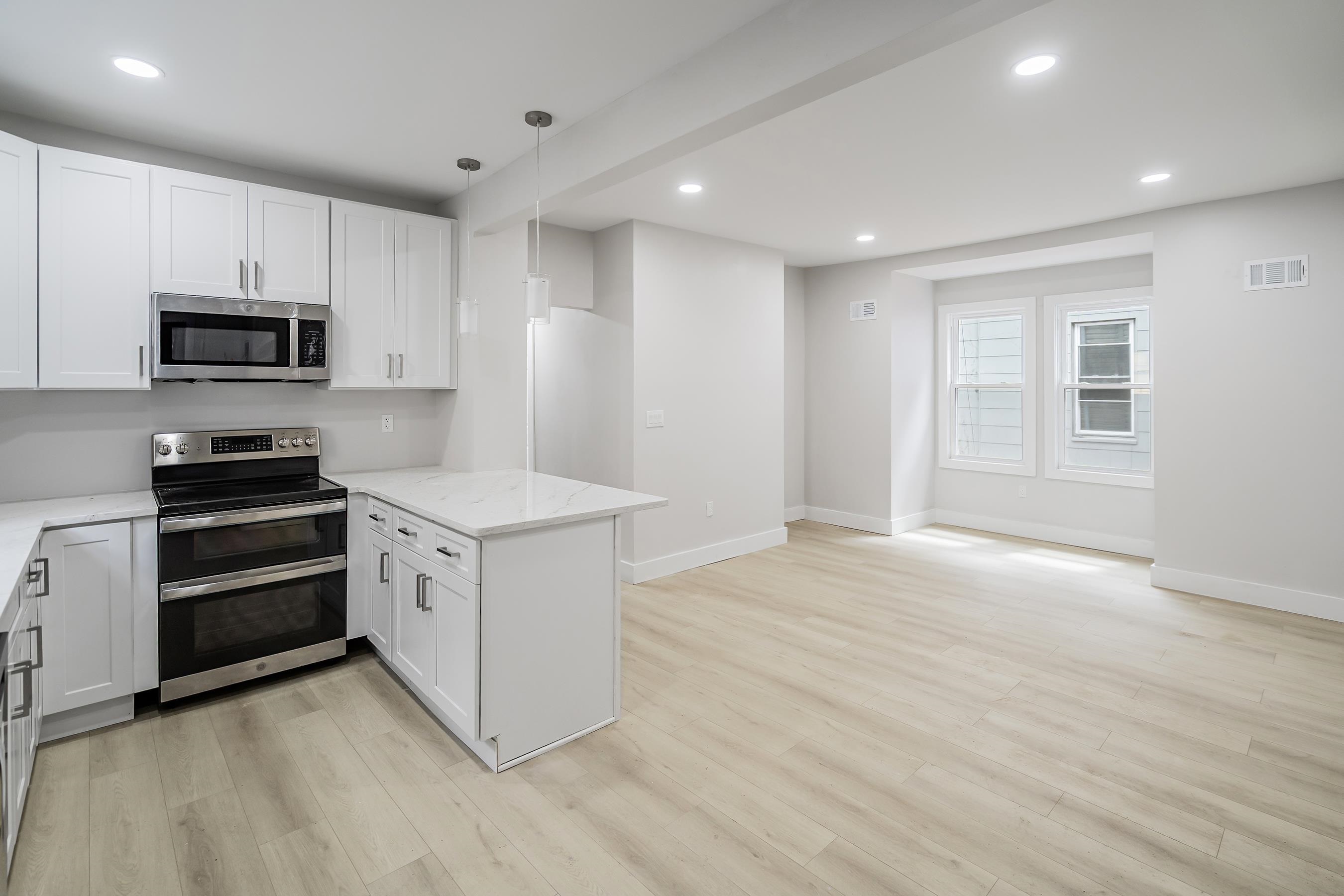 # 250015298 - For Rent in East Orange NJ