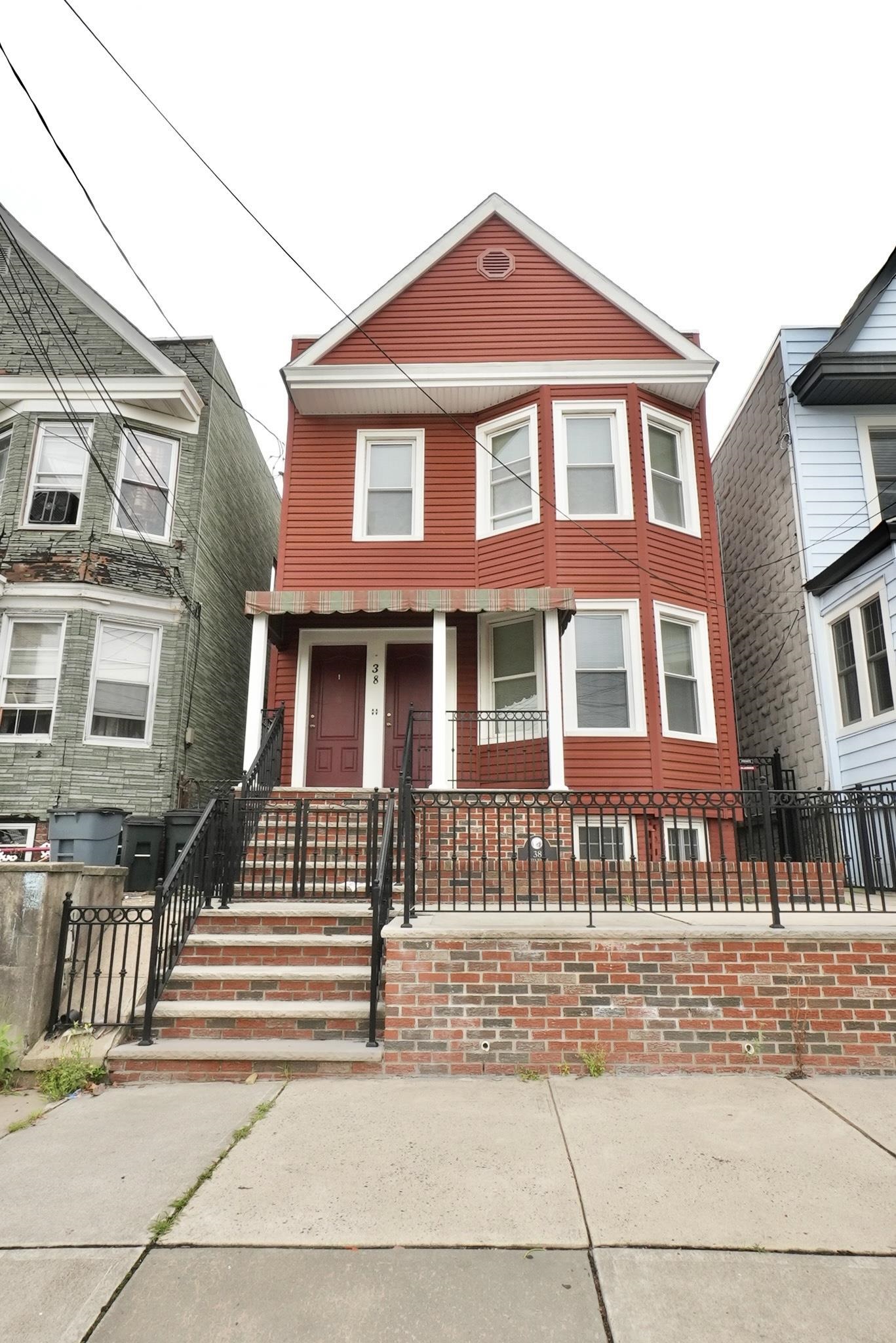 # 250015300 - For Rent in JERSEY CITY - Greenville NJ