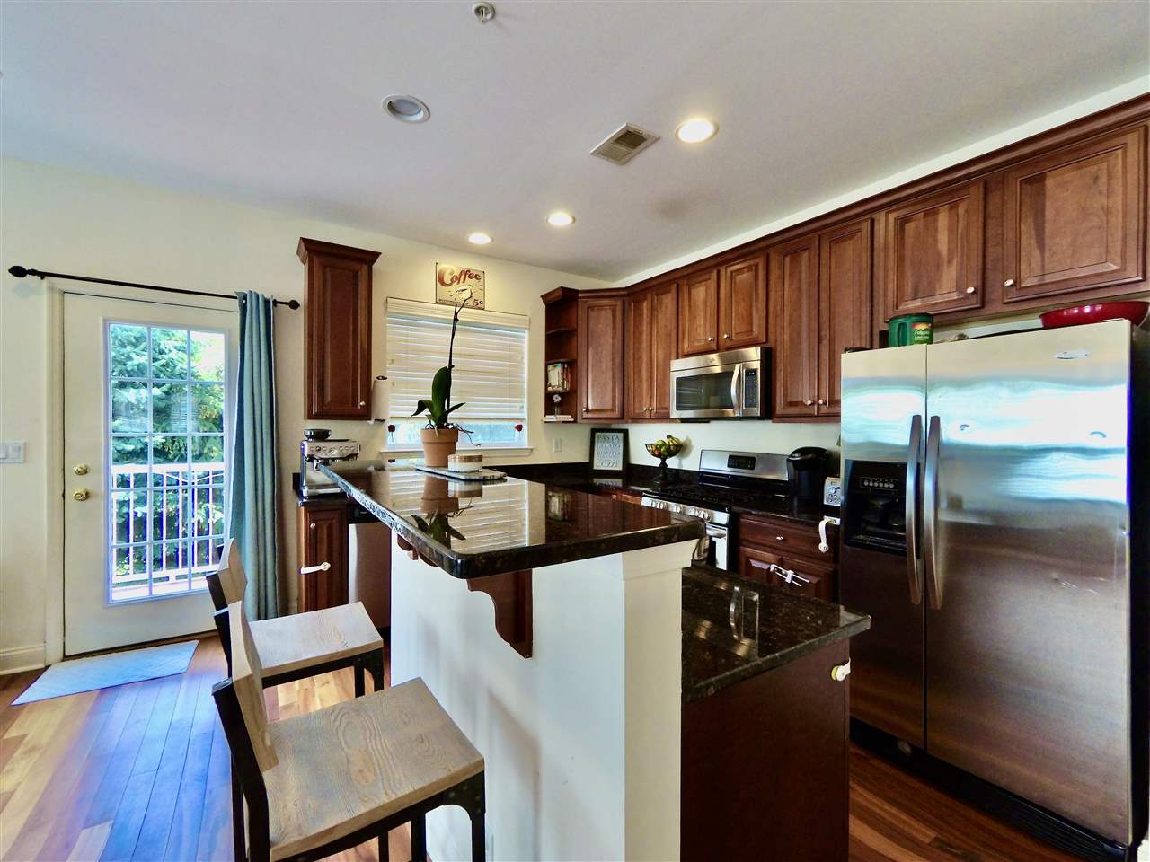 # 250015304 - For Rent in Secaucus NJ