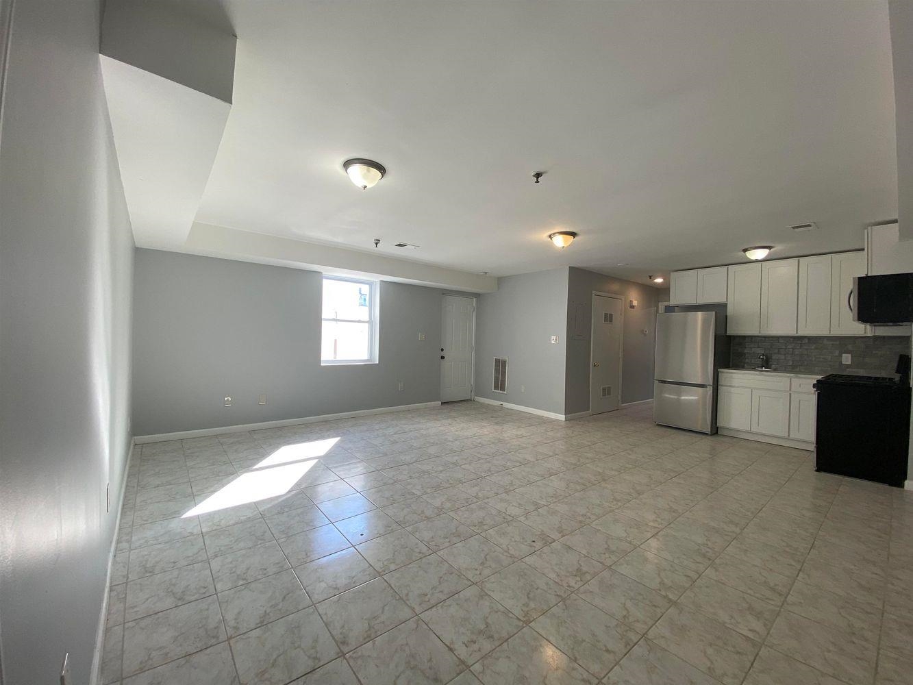 # 250015318 - For Rent in Guttenberg NJ