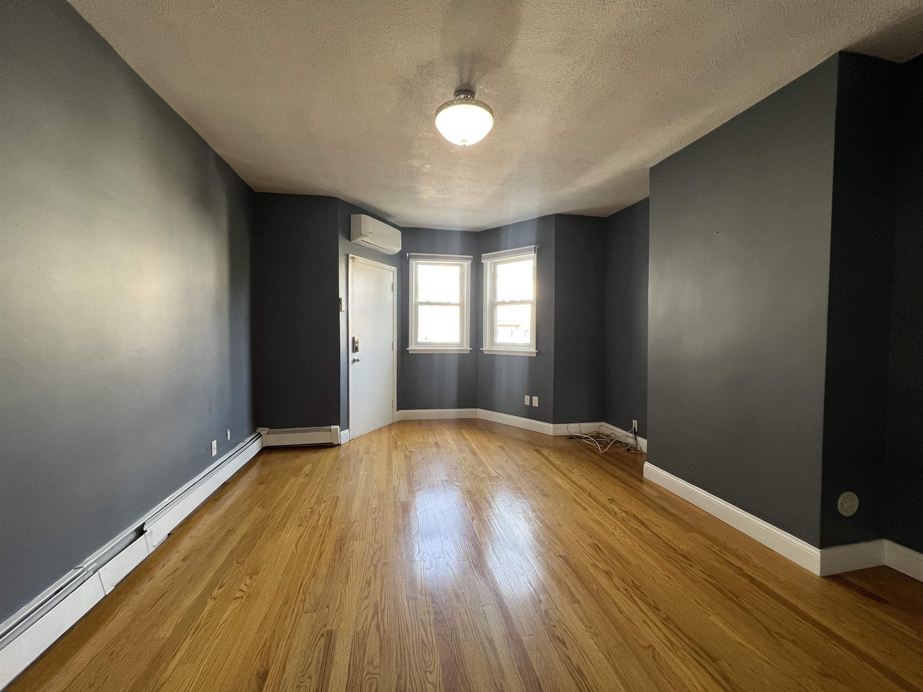 # 250015368 - For Rent in Kearny NJ