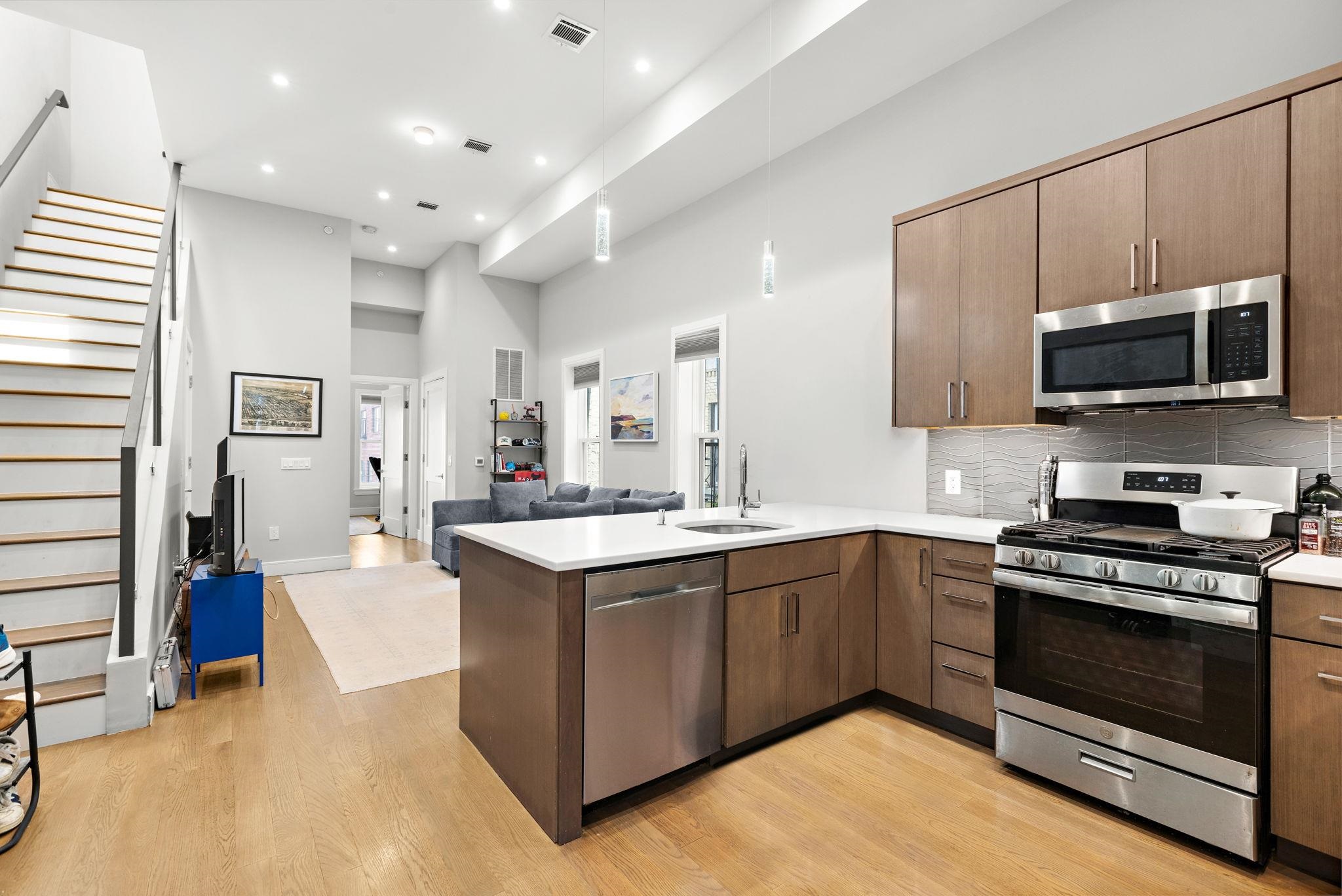 # 250015376 - For Rent in Hoboken NJ