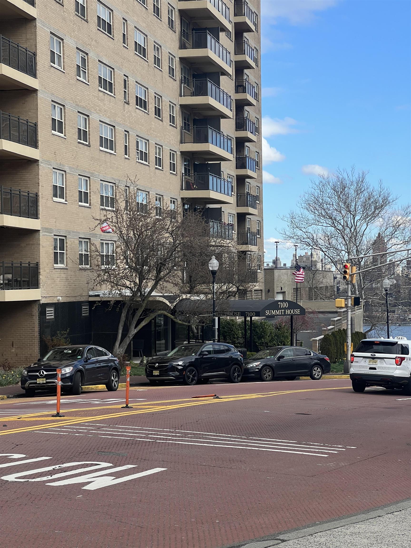 # 250015379 - For Rent in Guttenberg NJ